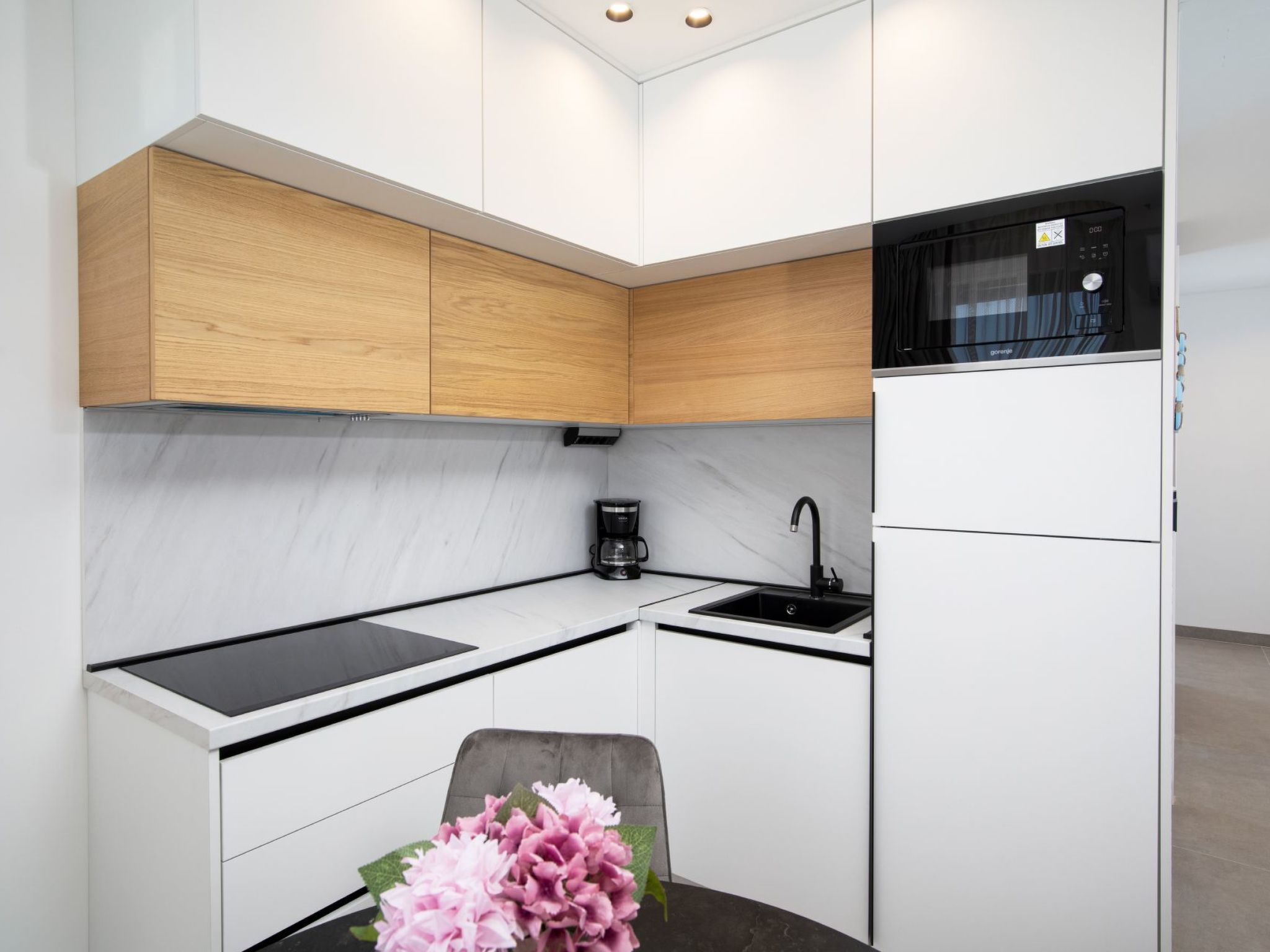 Photo of Amore Bijeca - B4