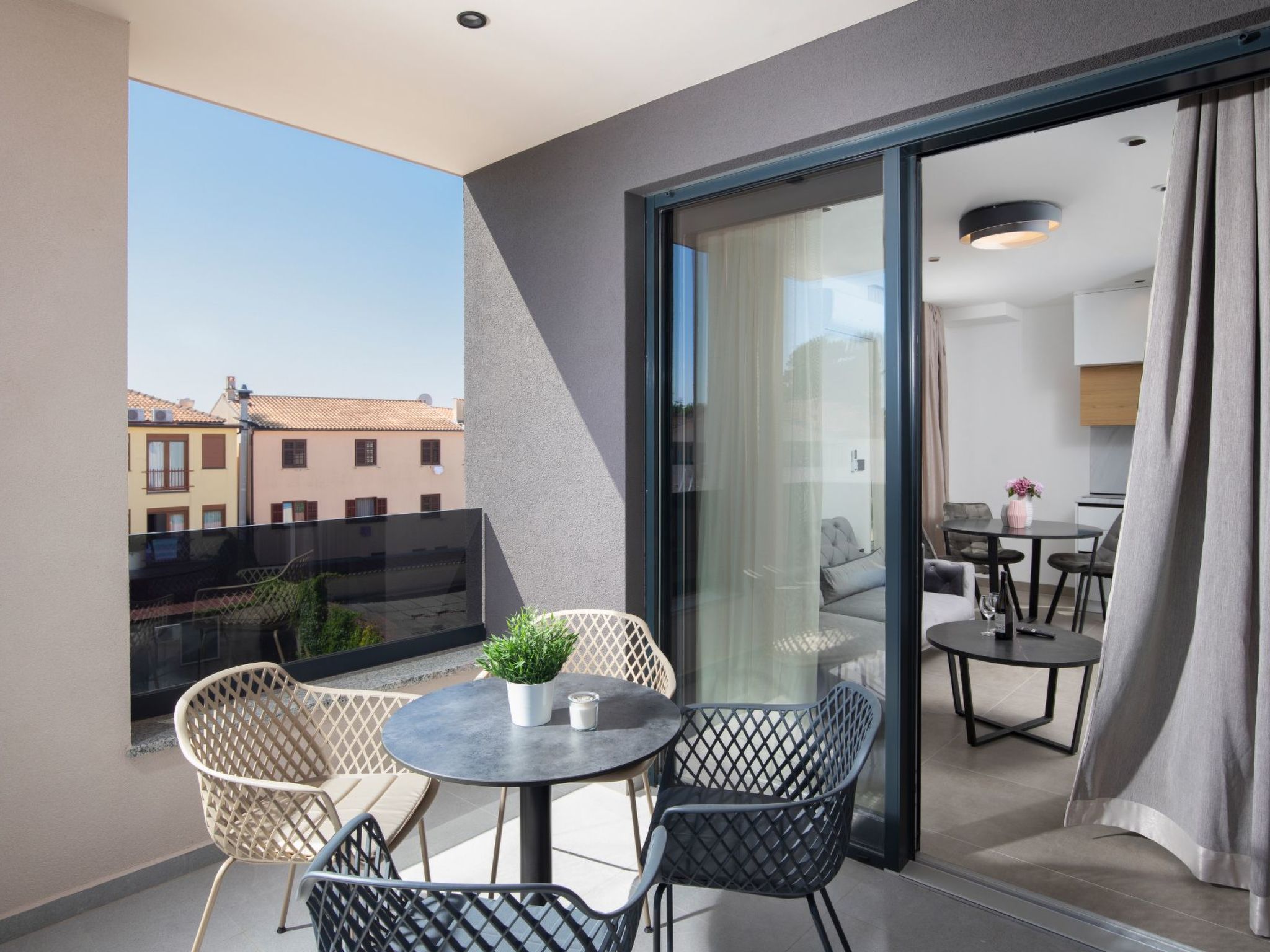 Photo of Amore Bijeca - B4