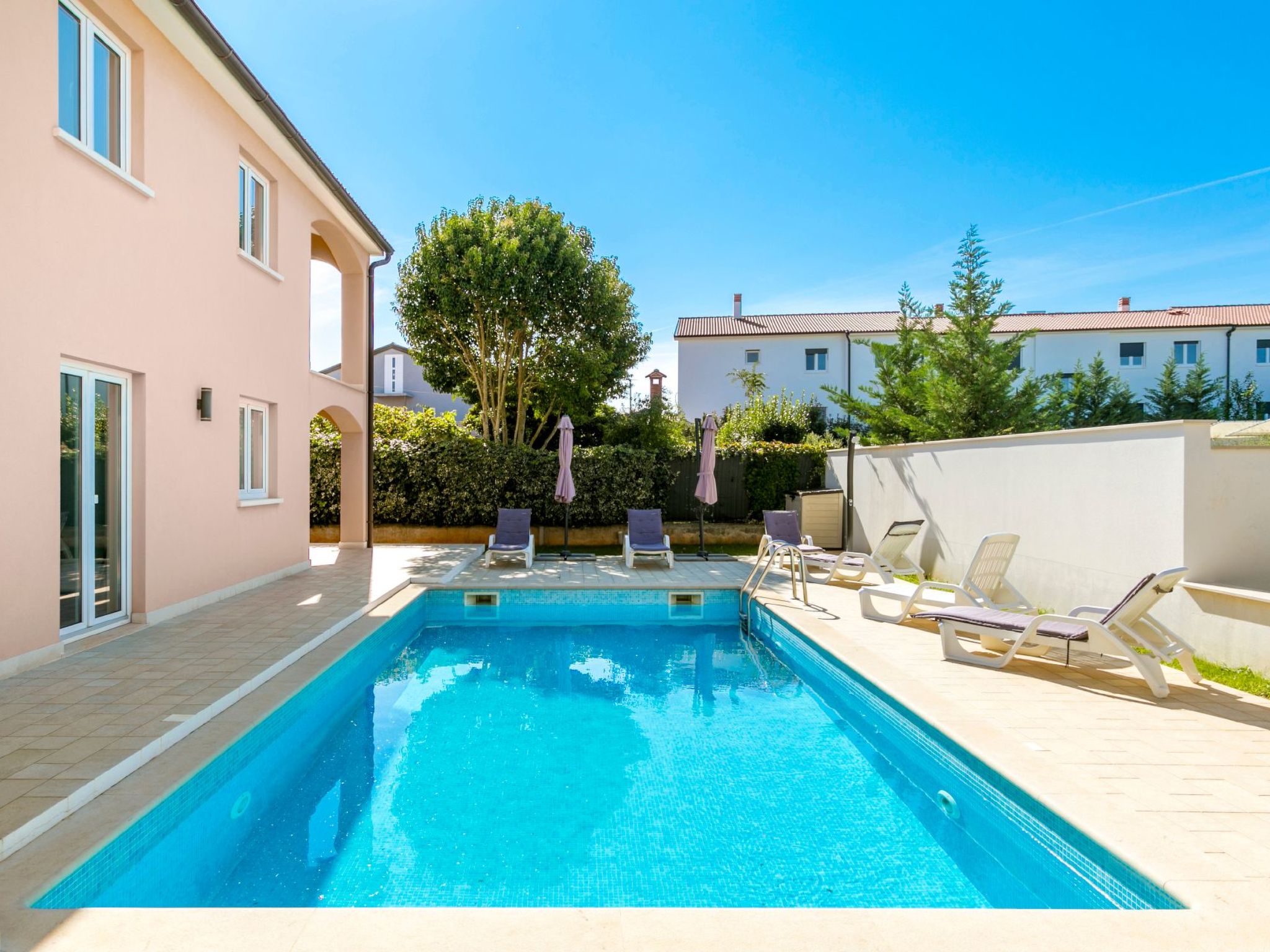 Photo of "Suzy" mit privatem Pool