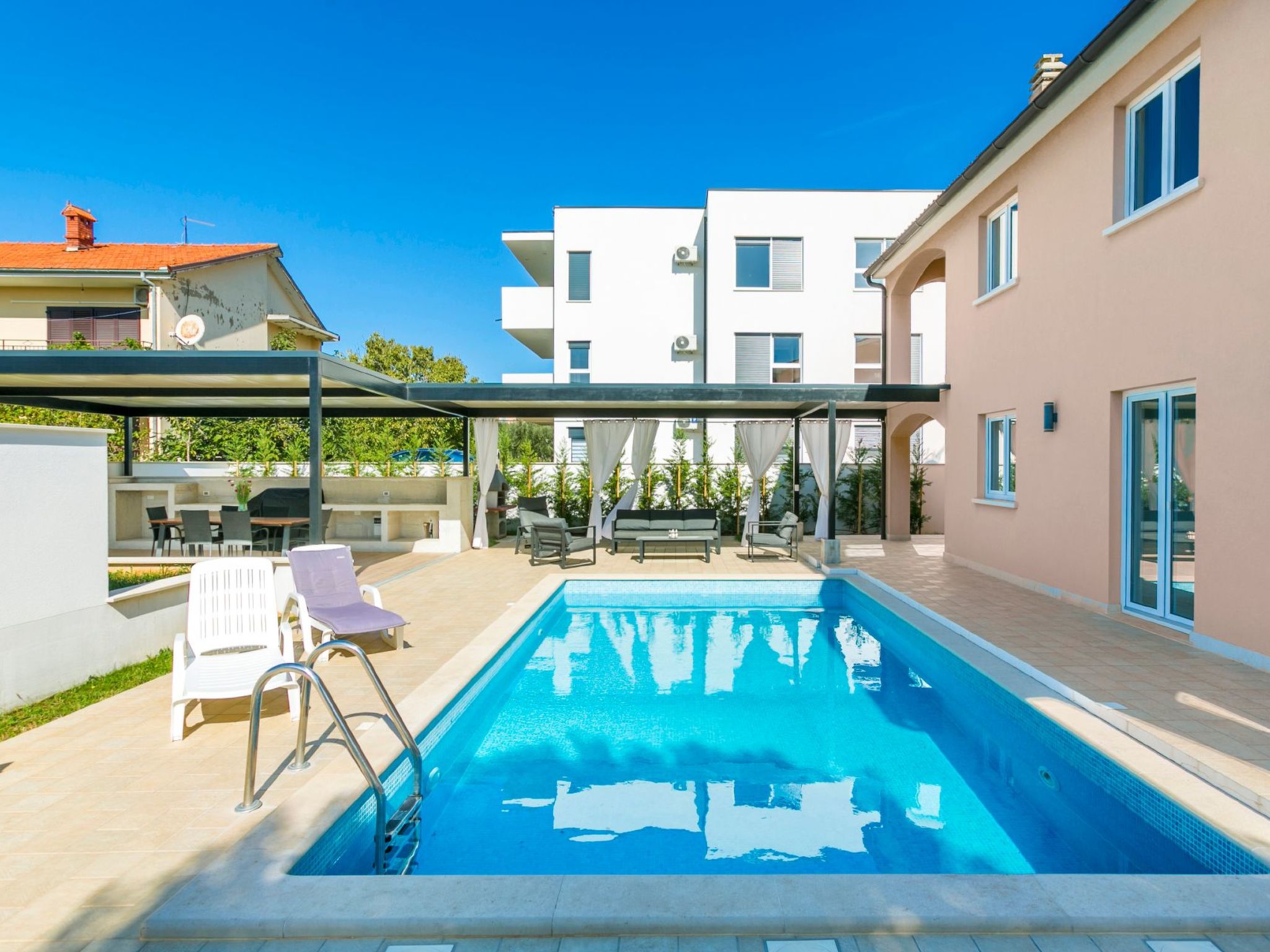 Photo of "Suzy" mit privatem Pool