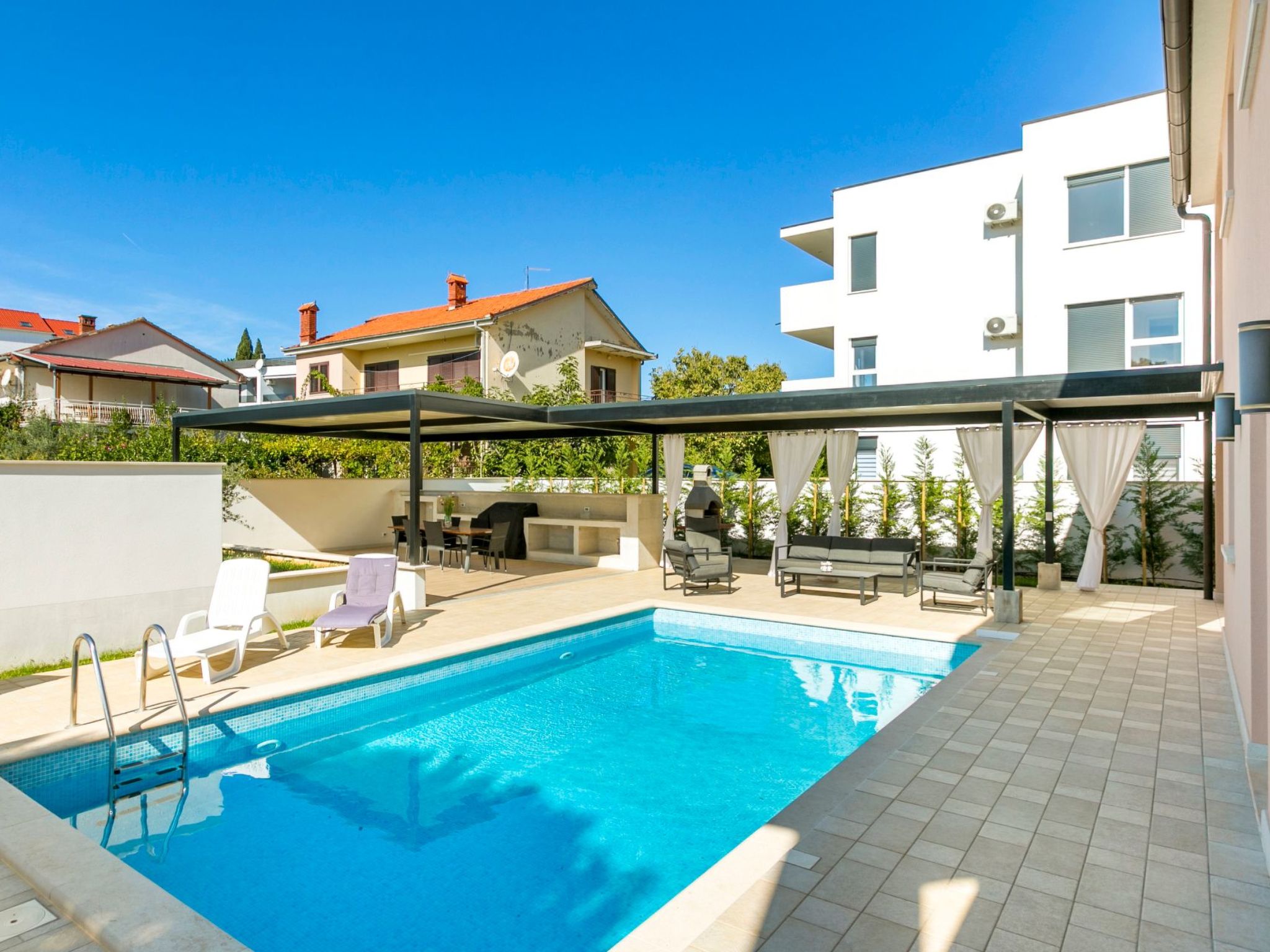 Photo of "Suzy" mit privatem Pool