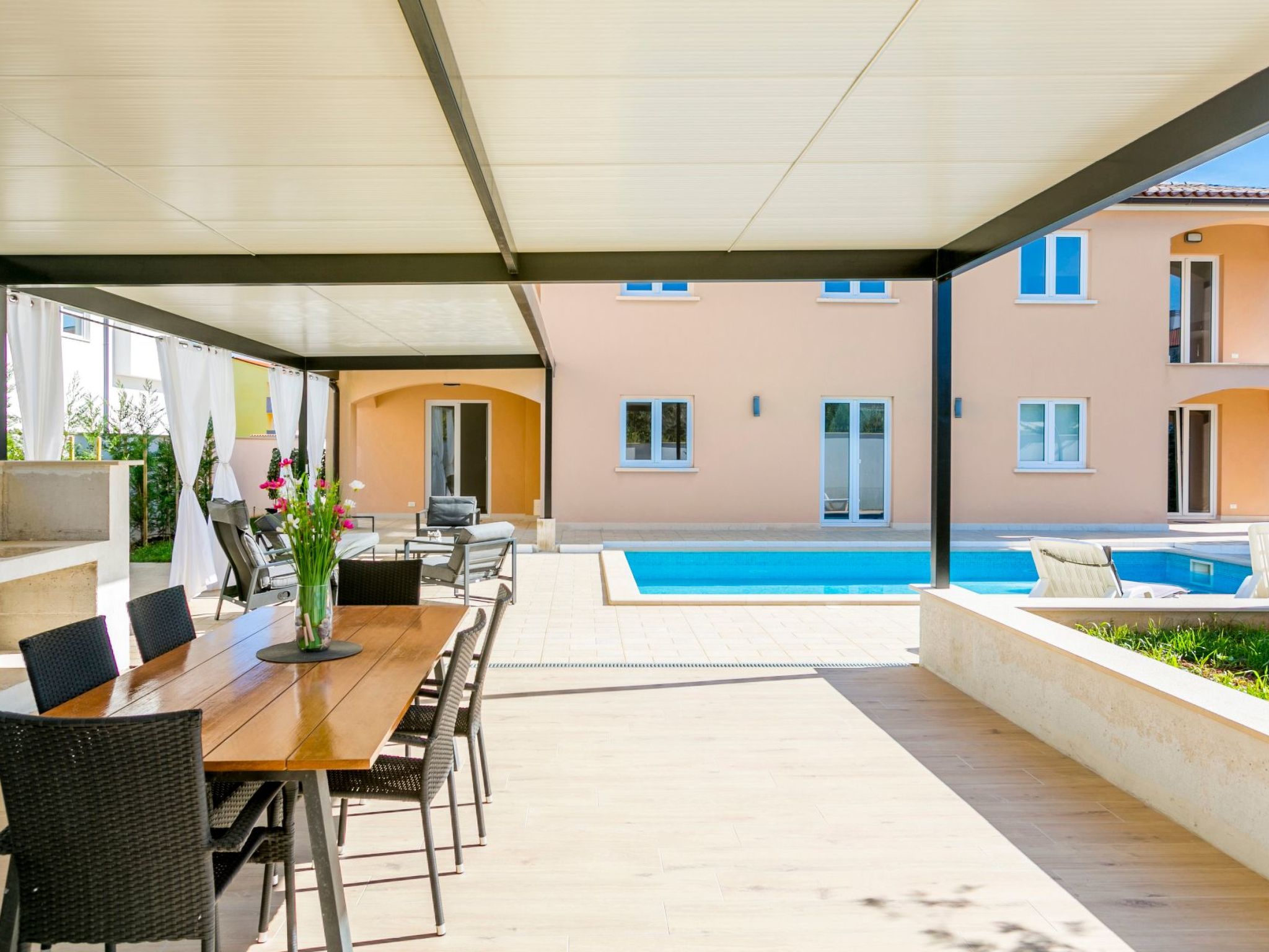 Photo of "Suzy" mit privatem Pool