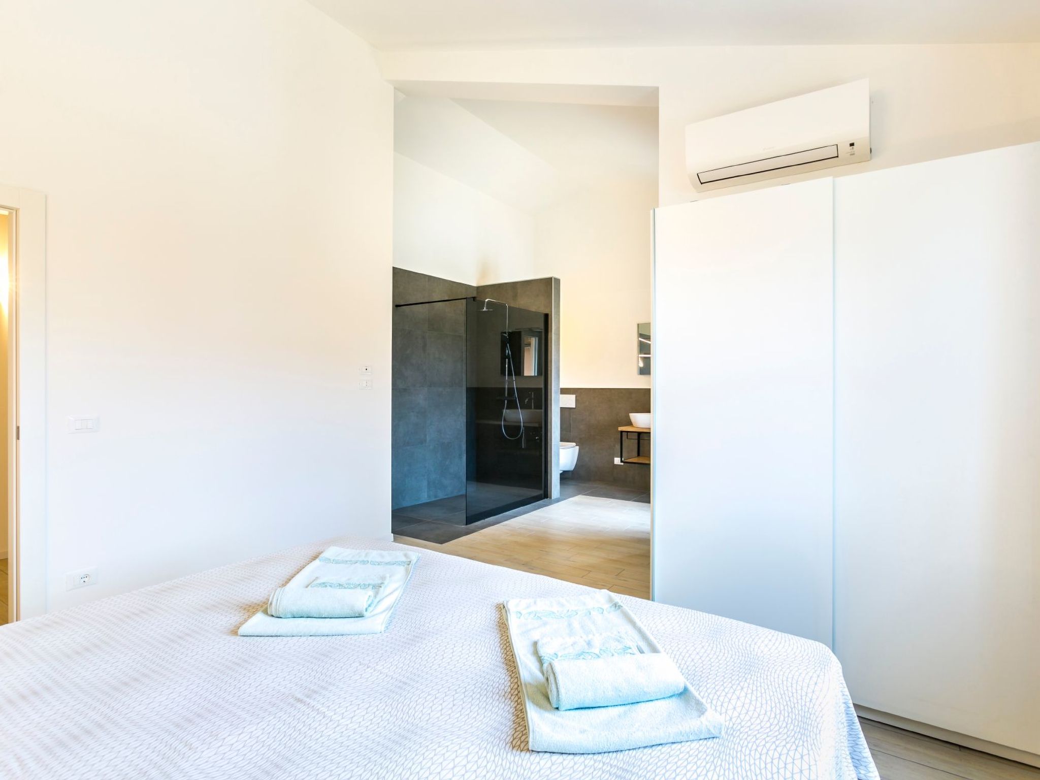 Photo of "Suzy" mit privatem Pool