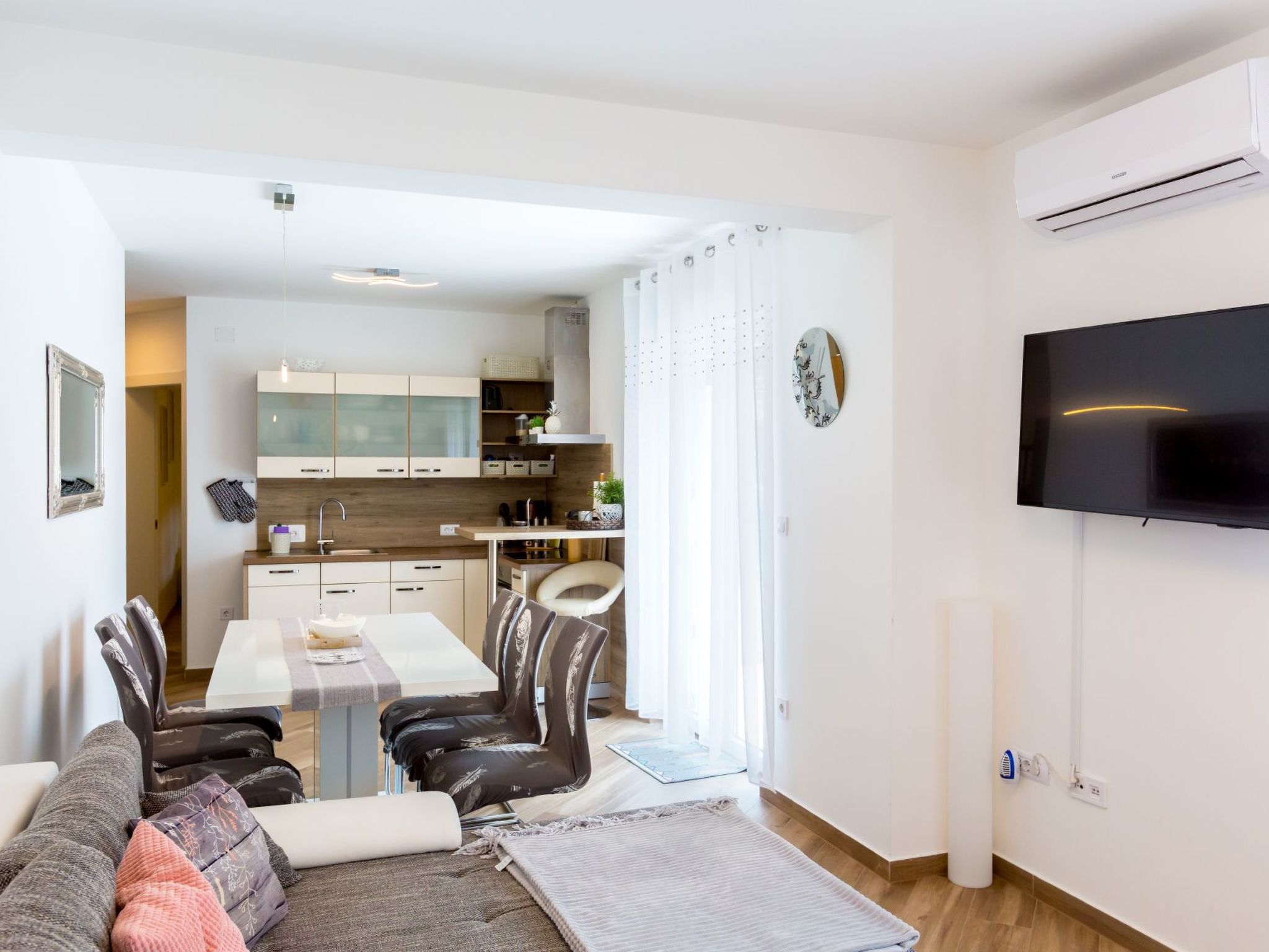 Photo of Modernes Apartment As Veliki mit Terrasse