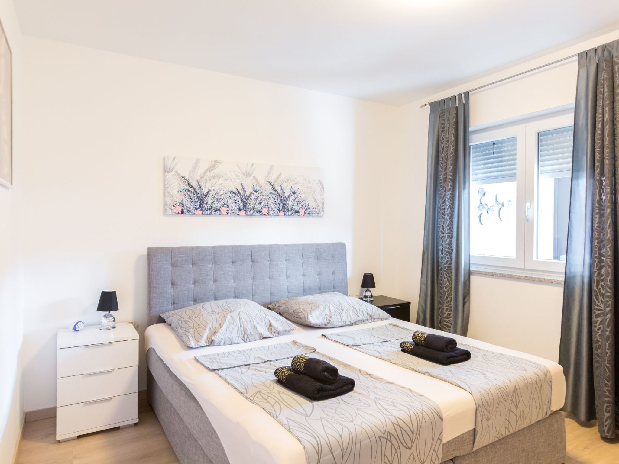 Photo of Modernes Apartment As Veliki mit Terrasse