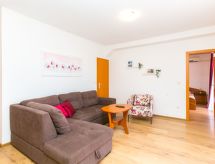 Knusse studio met zonnig terras op 400 meter van zee in Medulin - thumbnail 4