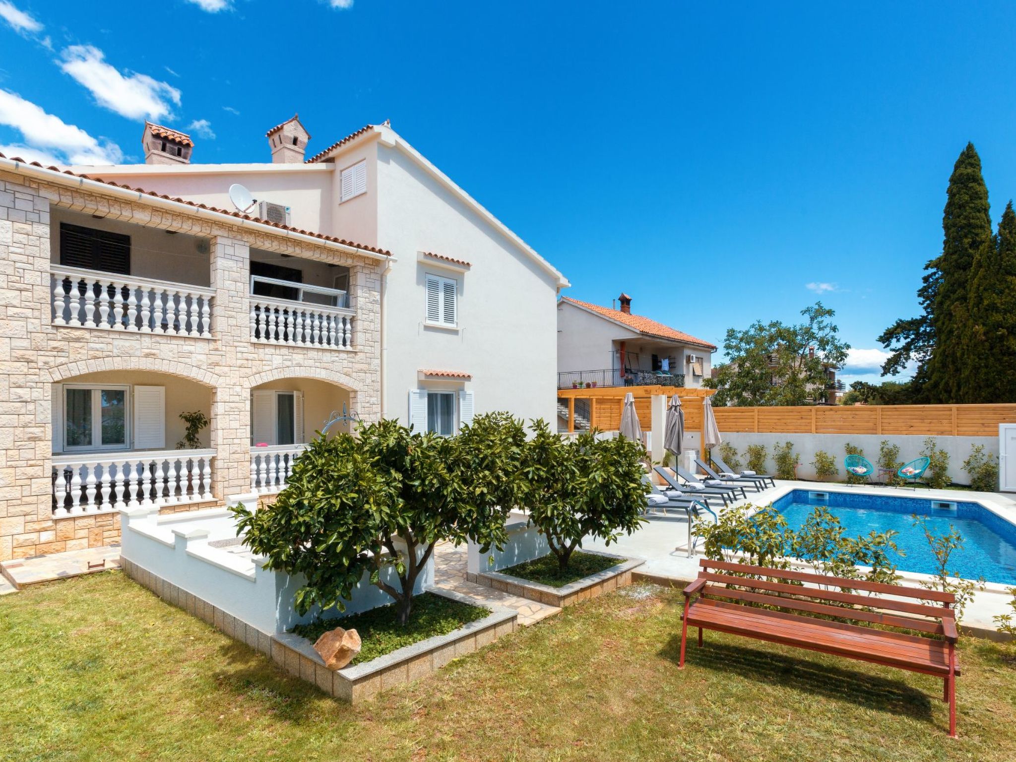 Tia, Wohnung mit Pool Apartment in Medulin