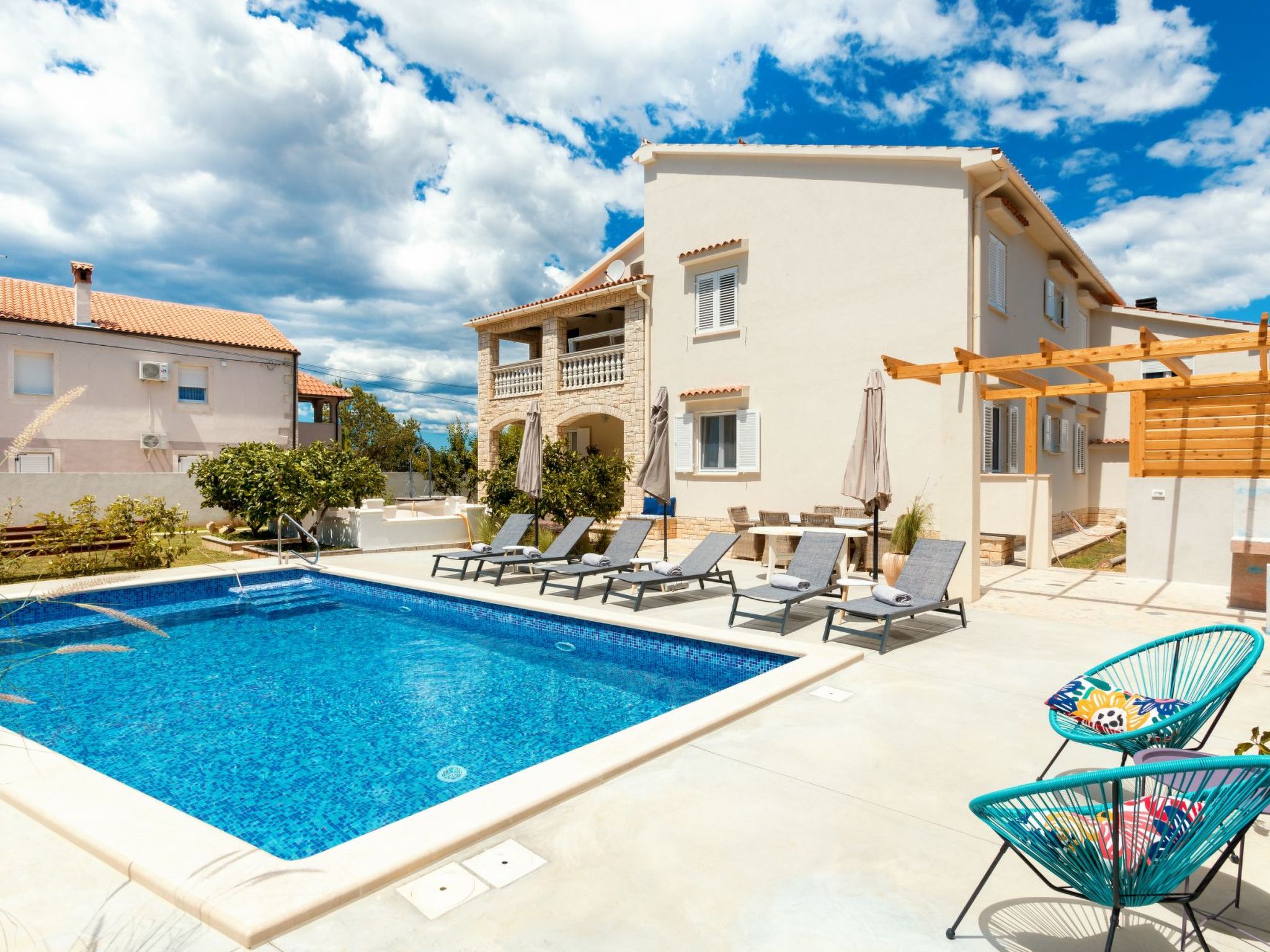 Tia, Wohnung mit Pool