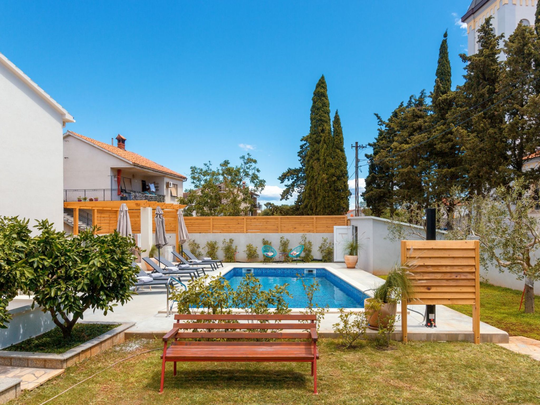 Tia, Wohnung mit Pool