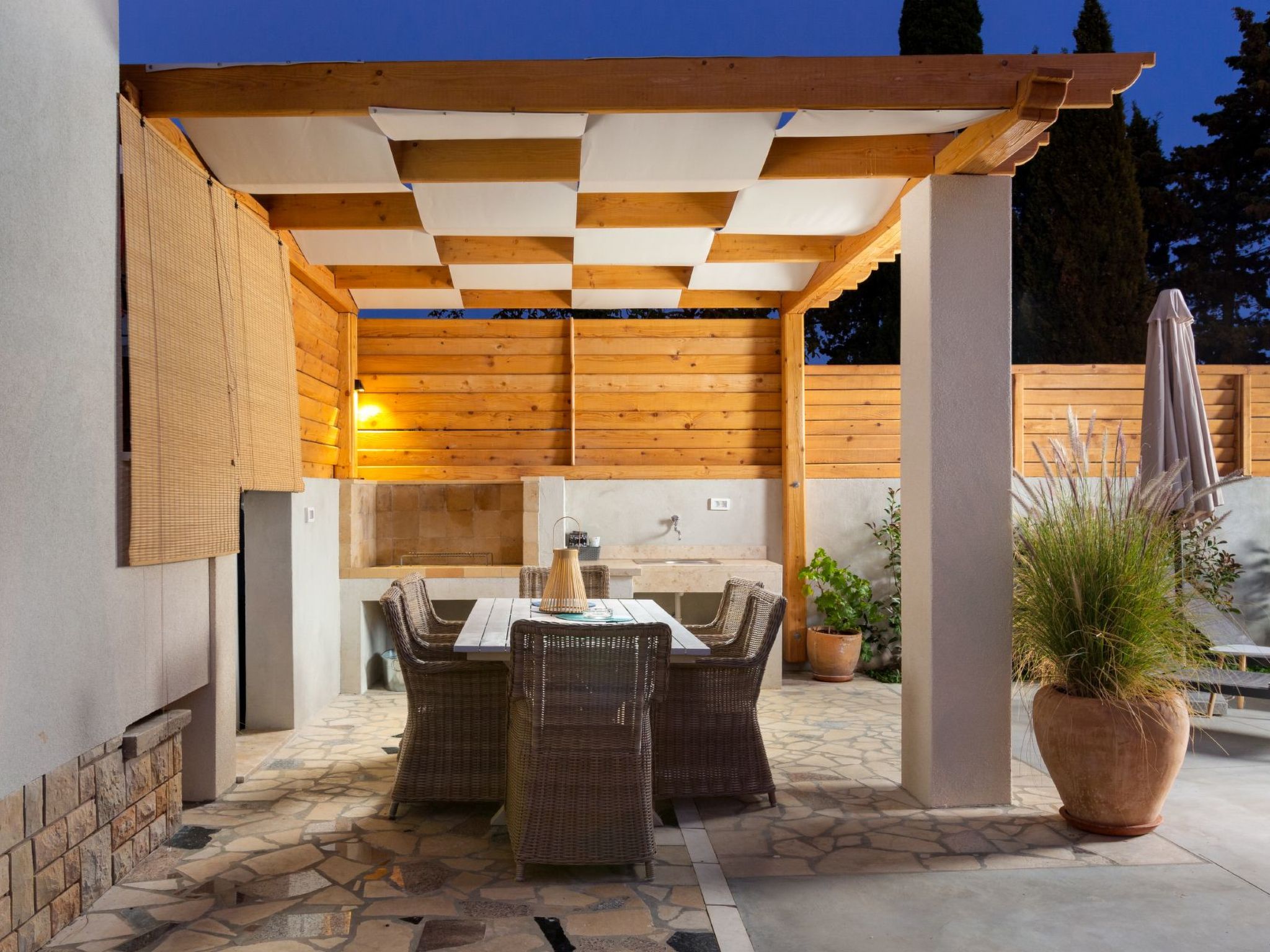 Tia, Wohnung mit Pool-Outside