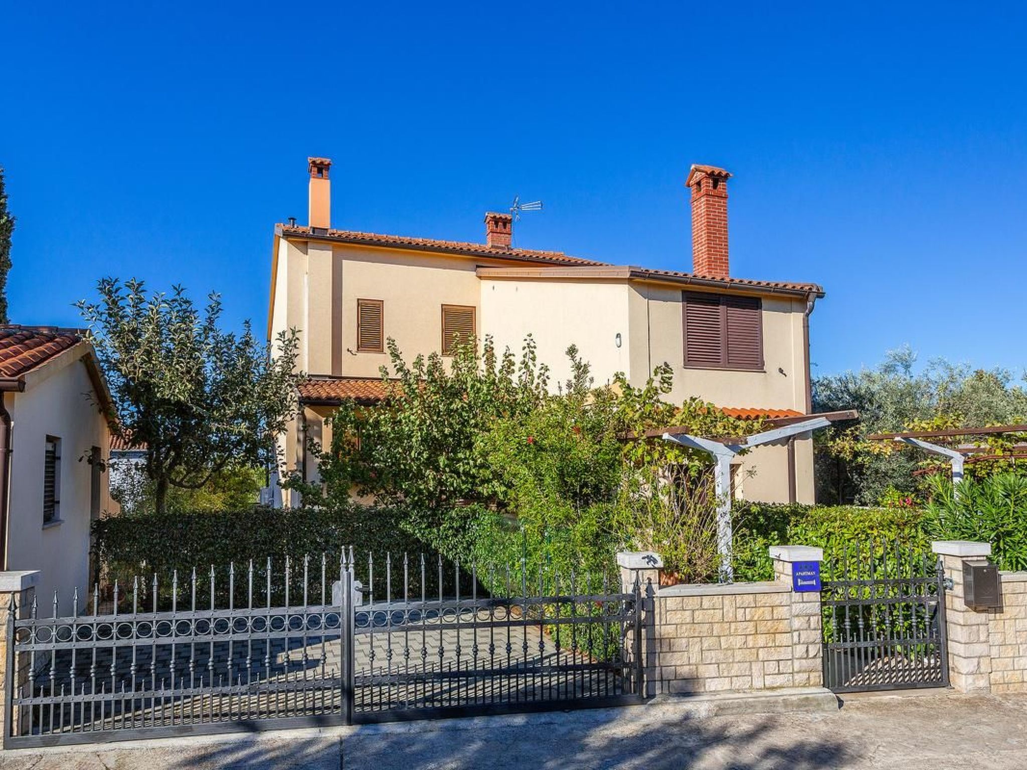 Photo of Wohnung "Maretic Mali" mit Terrasse