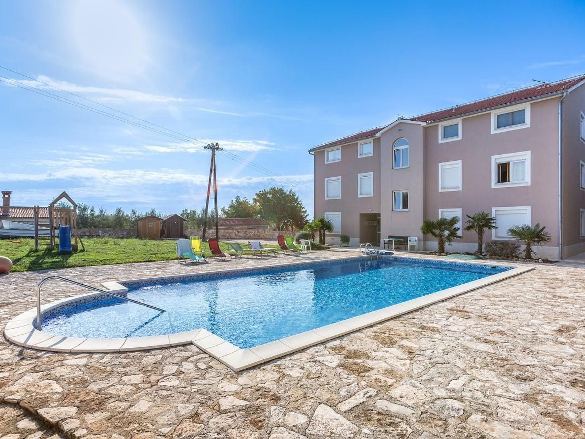 in Medulin mit Grill, Garten und gemeinsamem Pool