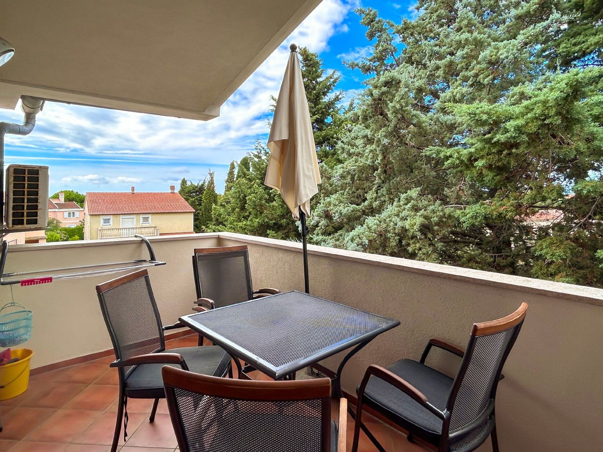 Photo of in Medulin mit Grill, Garten und gemeinsamem Pool