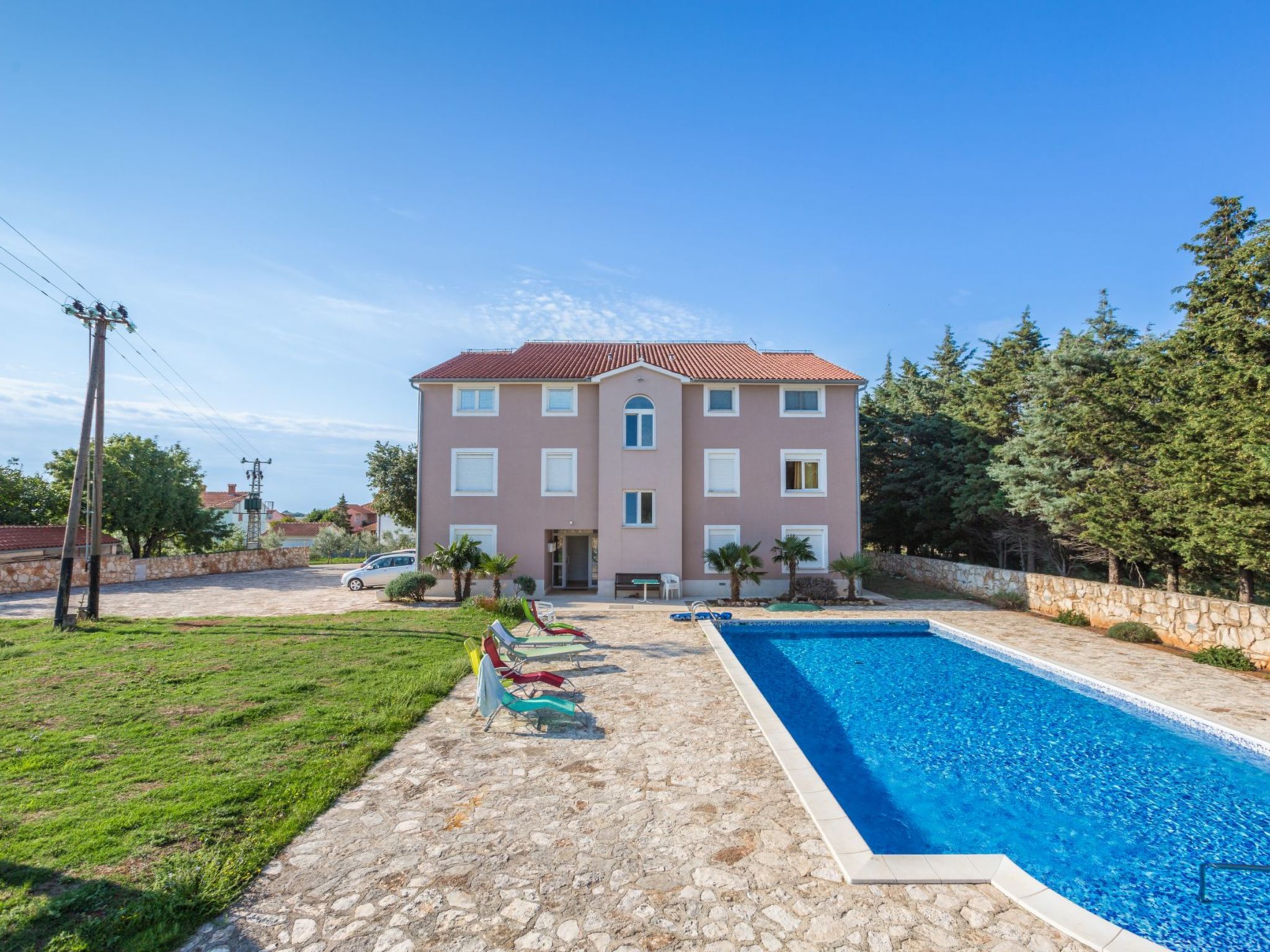 Photo of in Medulin mit Grill, Garten und gemeinsamem Pool