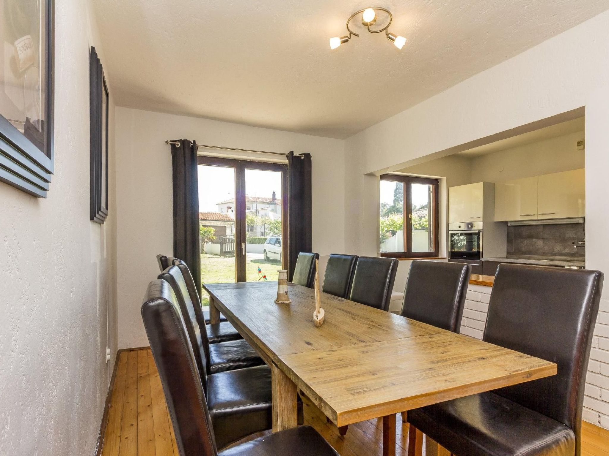 Villa mit Garten, Grill und Terrasse-Binnen