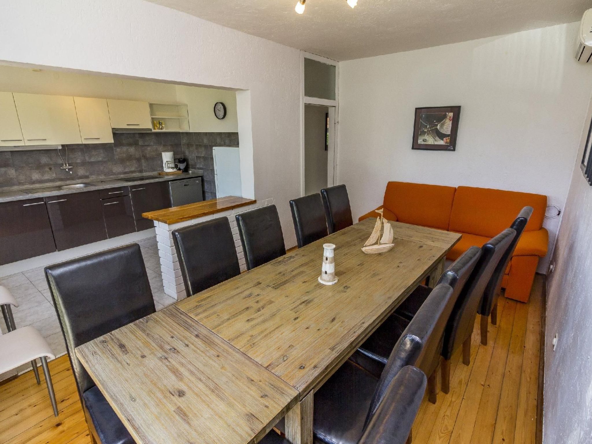 Villa mit Garten, Grill und Terrasse-Binnen