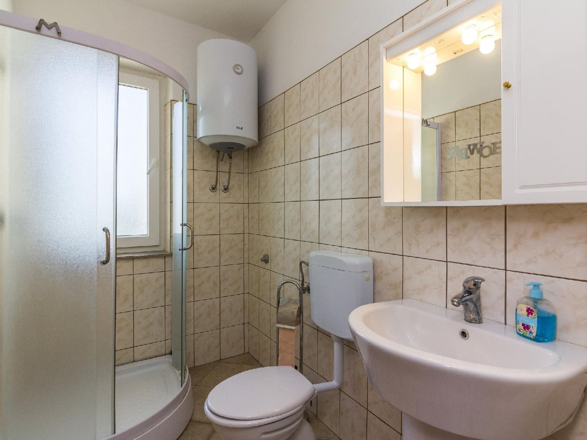 Villa mit Garten, Grill und Terrasse-Binnen