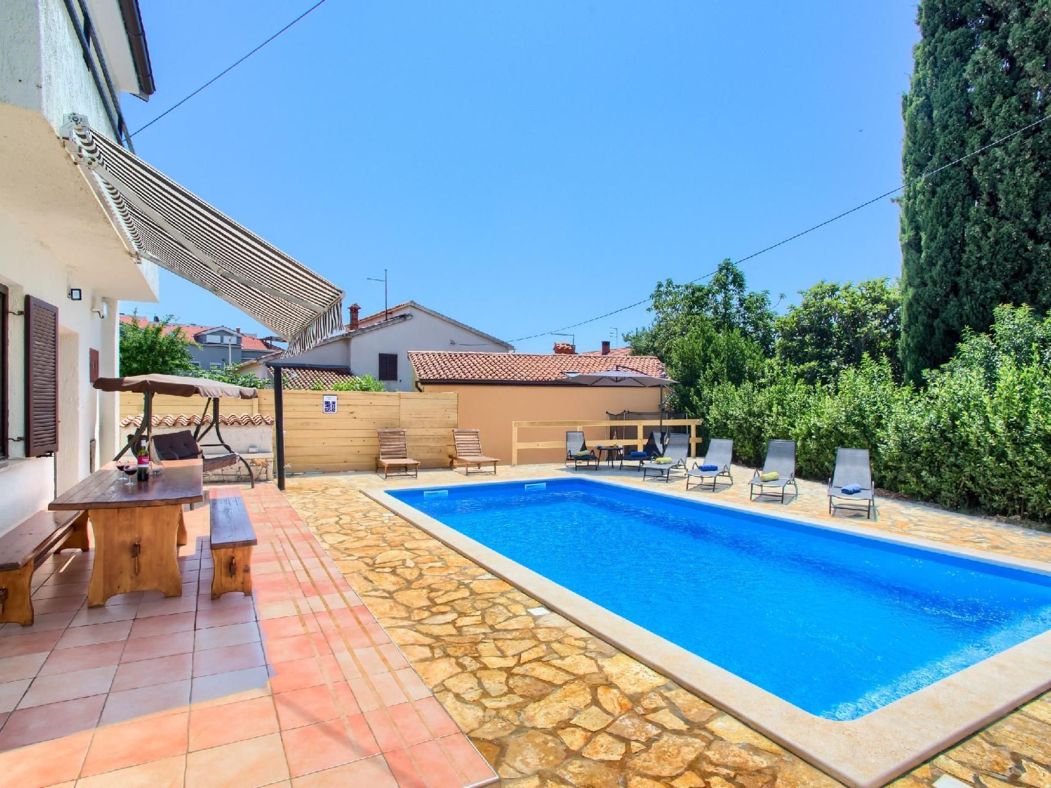 Villa mit Garten, Grill und Terrasse-Binnen