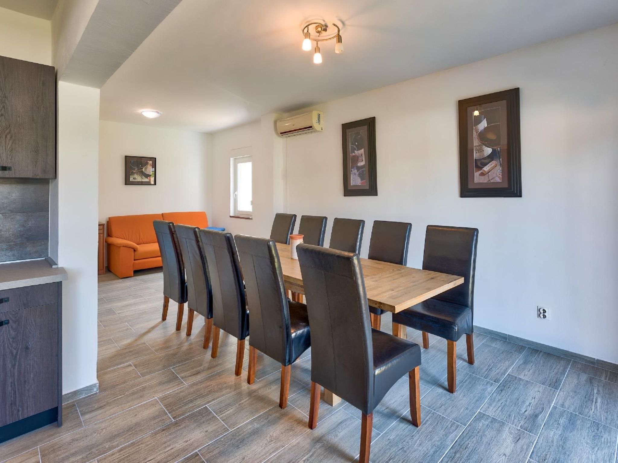 Villa mit Garten, Grill und Terrasse-Binnen