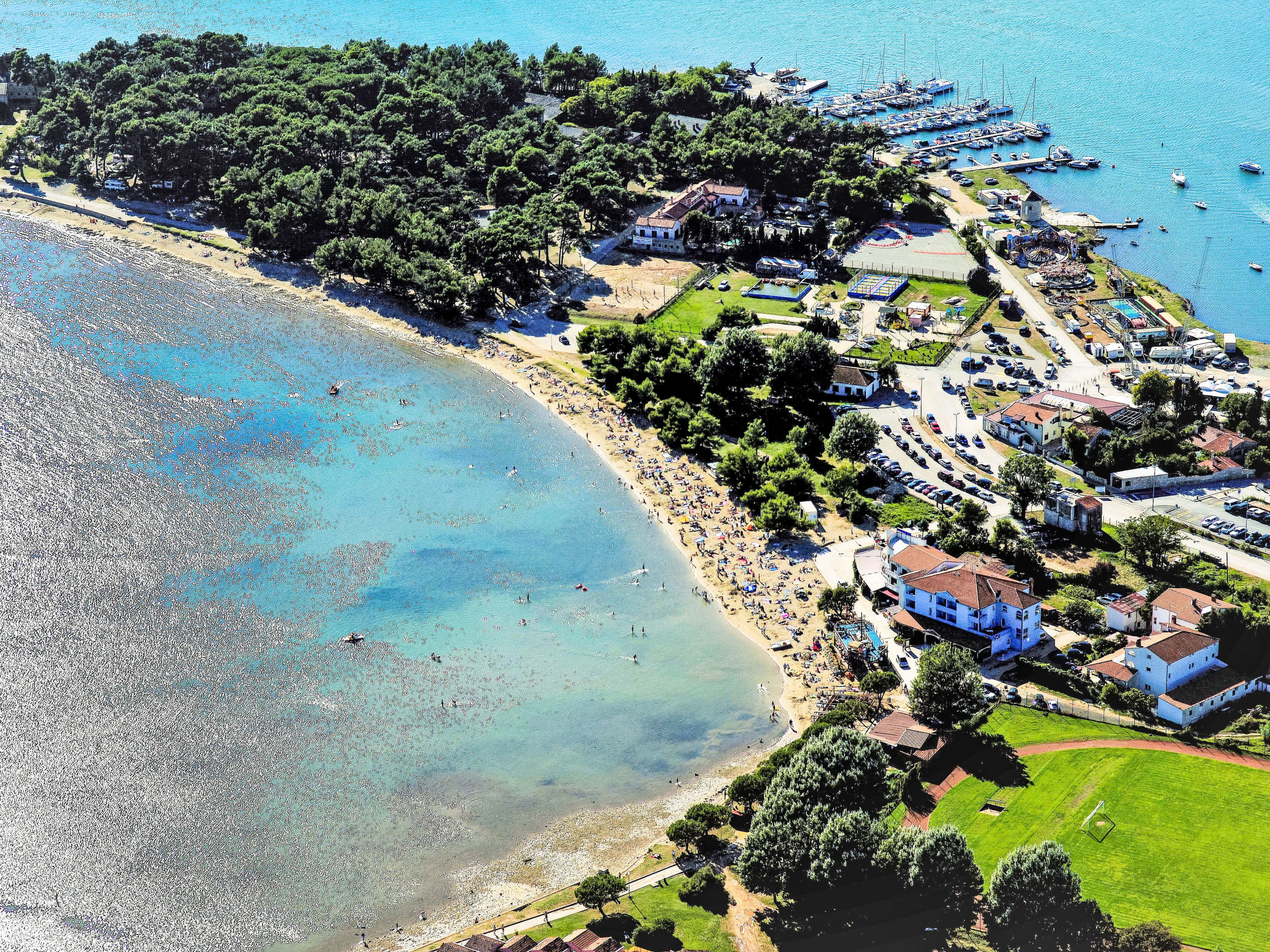 Photo of Villa mit Garten, Grill und Terrasse