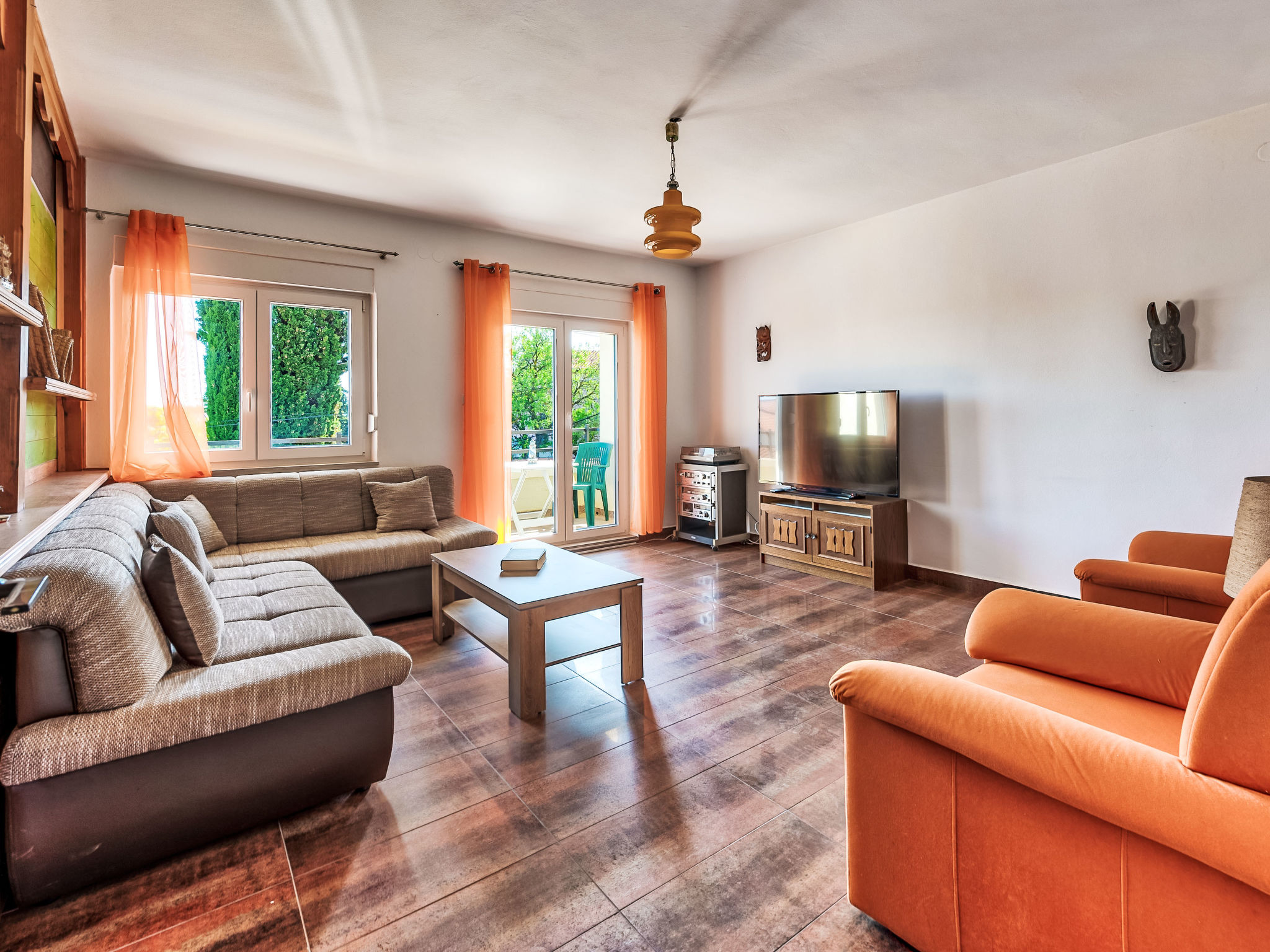 Photo of Villa mit Garten, Grill und Terrasse