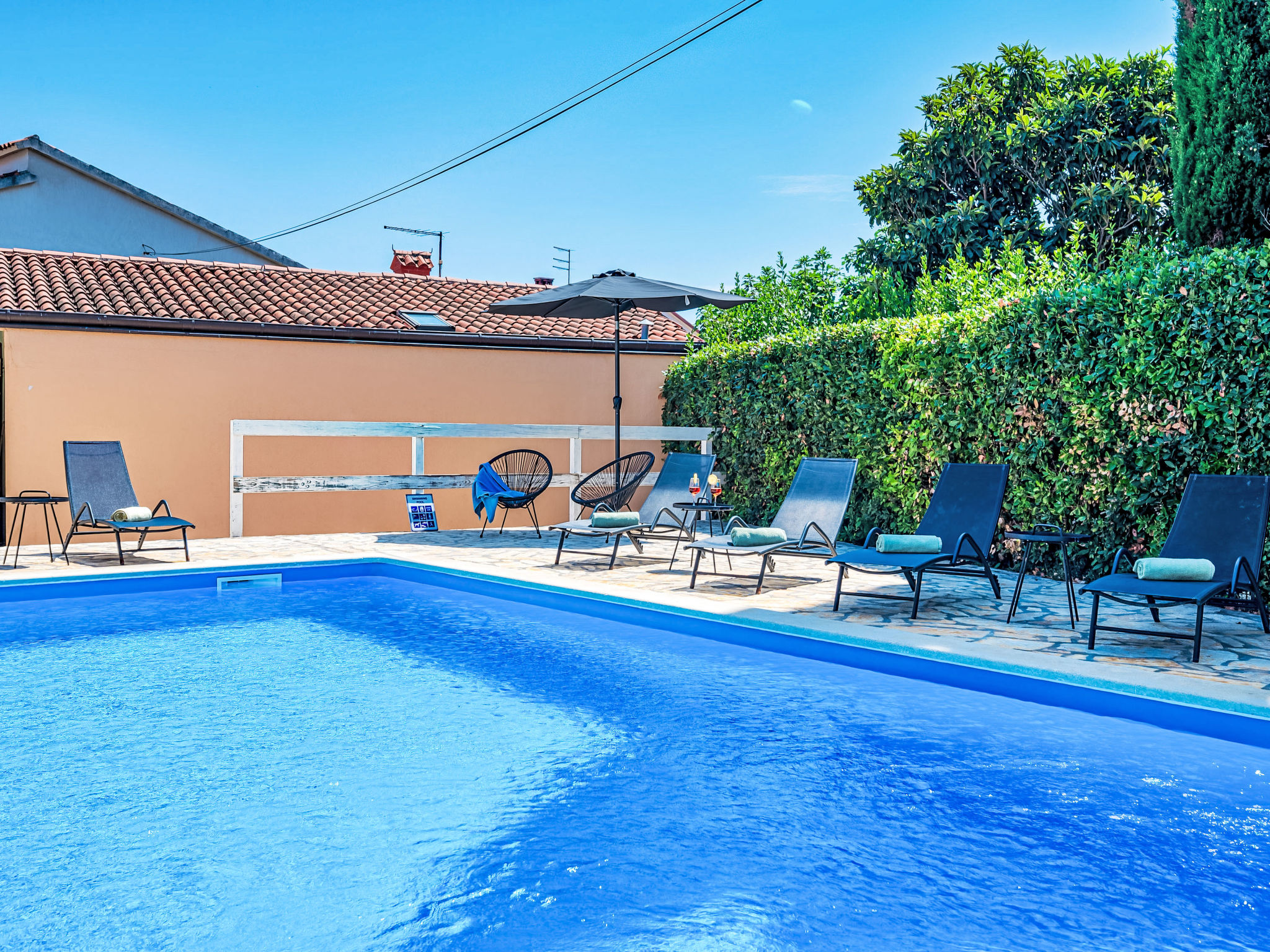 Photo of Villa mit Garten, Grill und Terrasse