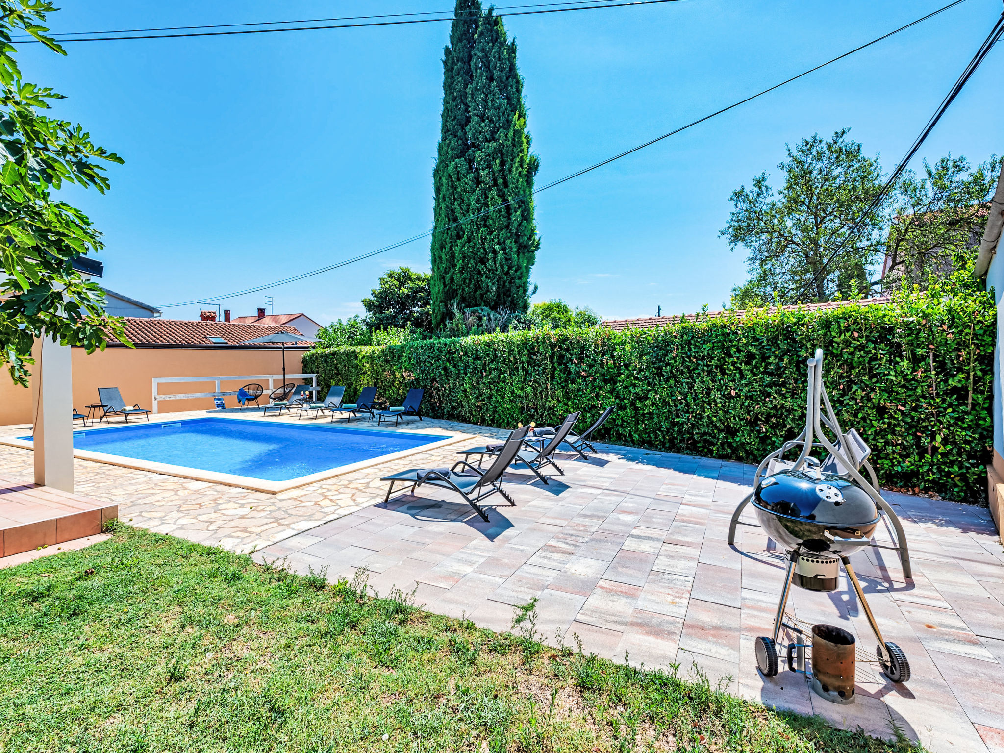 Photo of Villa mit Garten, Grill und Terrasse