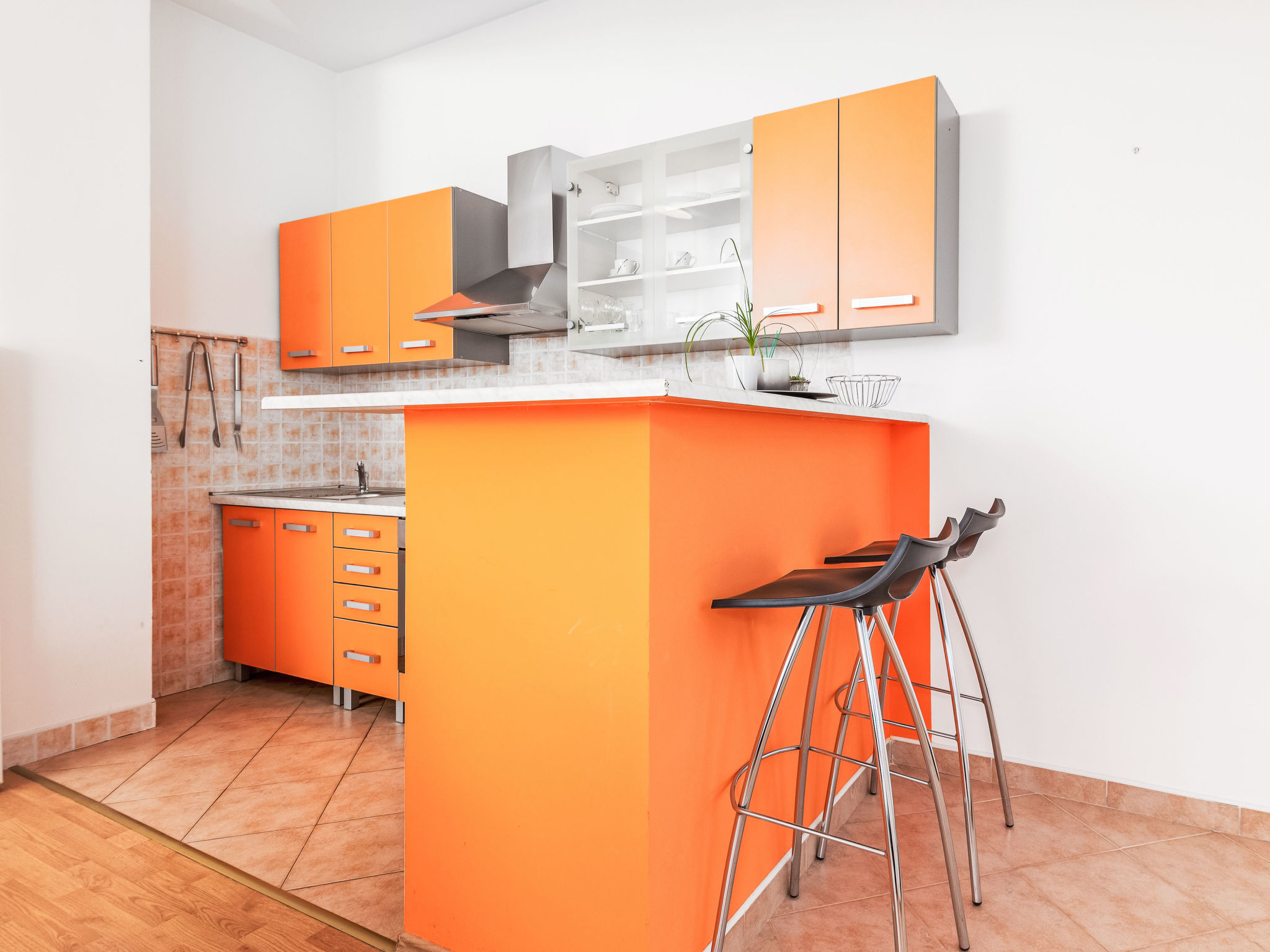 Photo of Tena Orange mit Parkplatz, Terrasse und BBQ