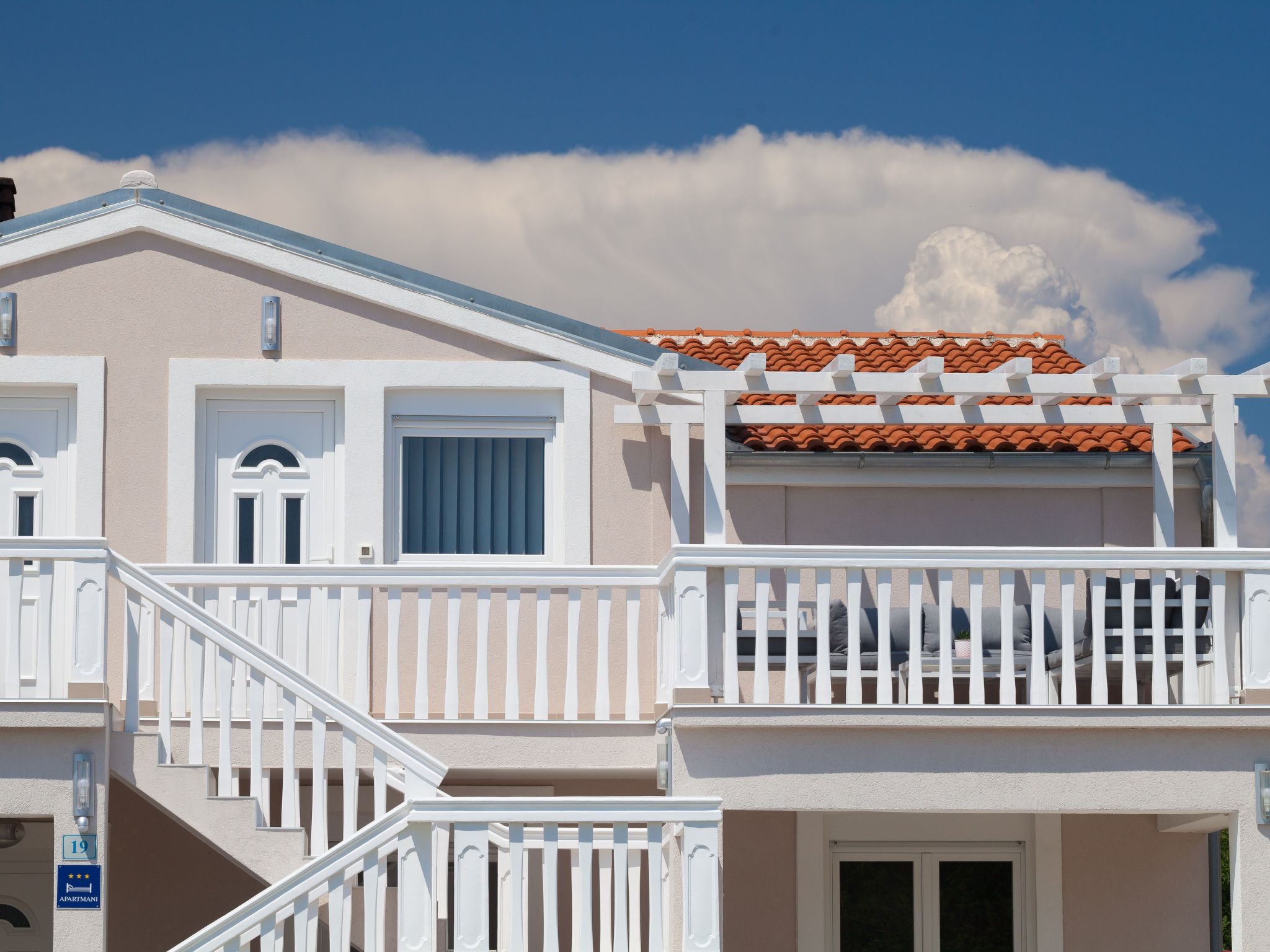 Mit Jacuzzi, Garten und Parkplatz-Binnen