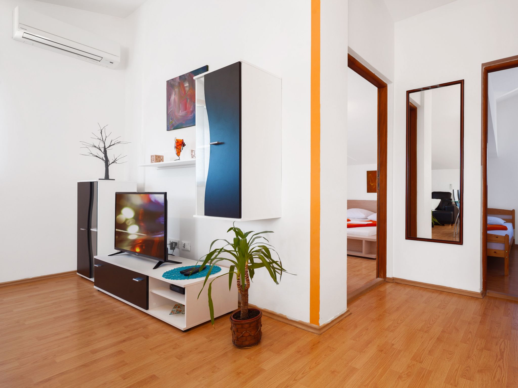 Mit Jacuzzi, Garten und Parkplatz-Binnen