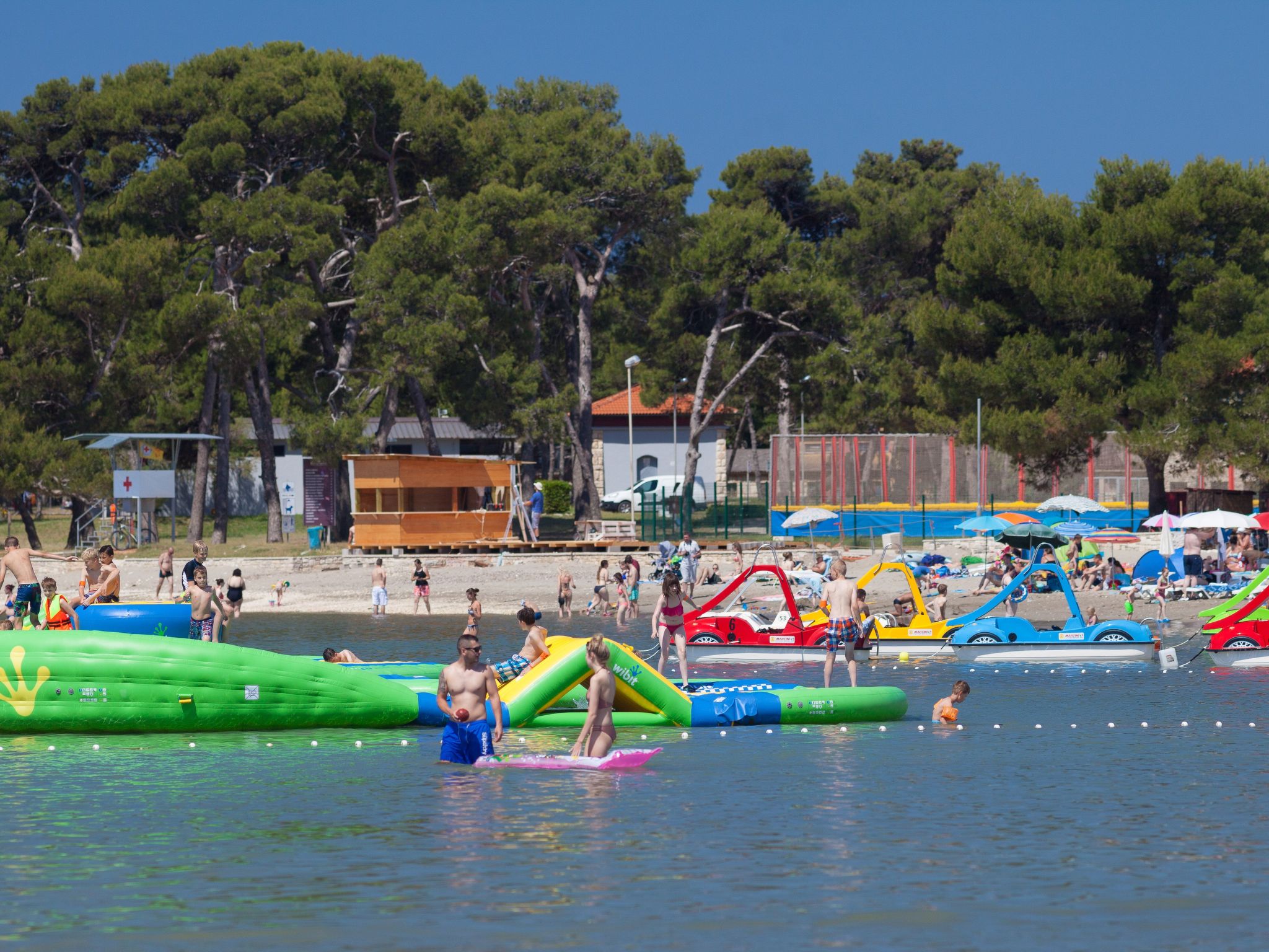 Mit Jacuzzi, Garten und Parkplatz-Binnen