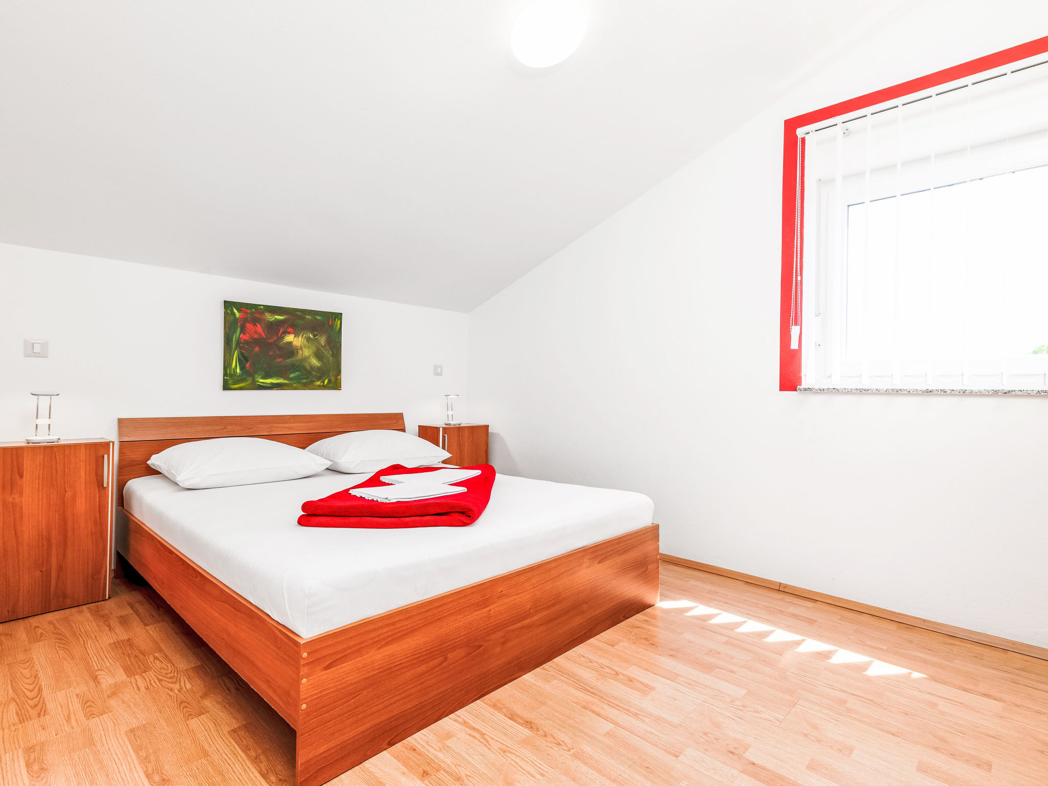 Photo of Ema Red mit Parkplatz, Terrasse und Grillmöglic
