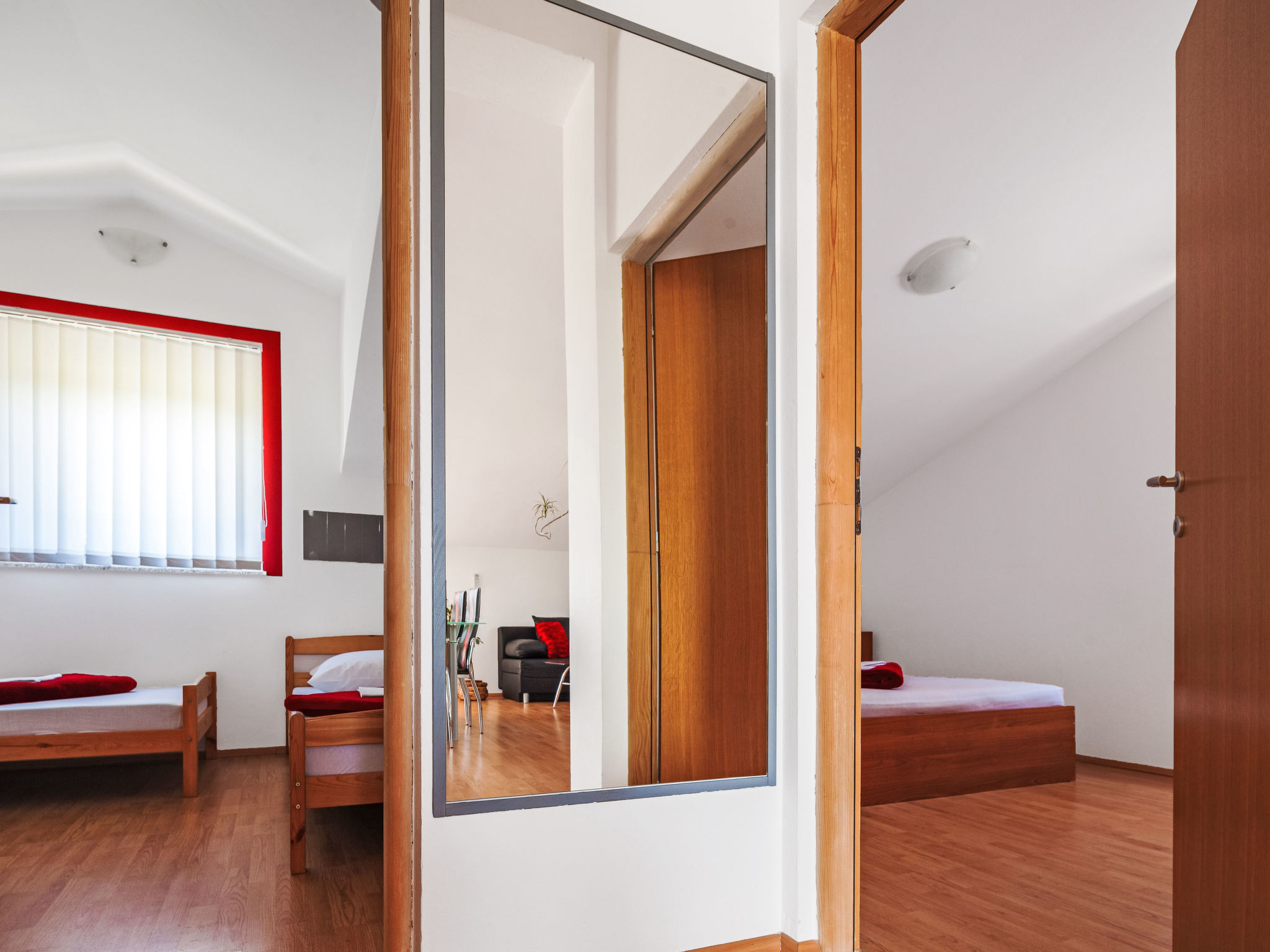 Photo of Ema Red mit Parkplatz, Terrasse und Grillmöglic