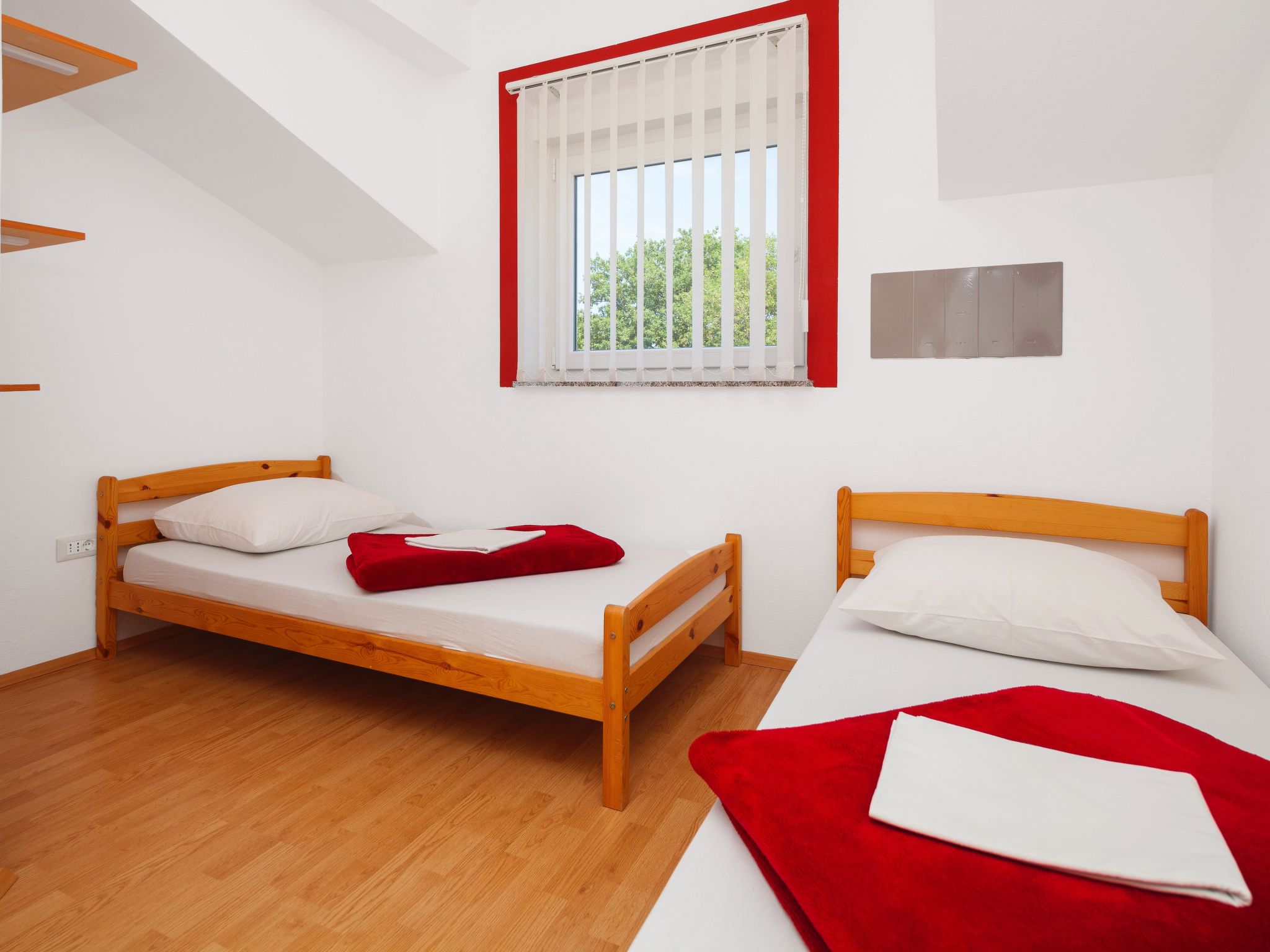 Photo of Ema Red mit Jacuzzi