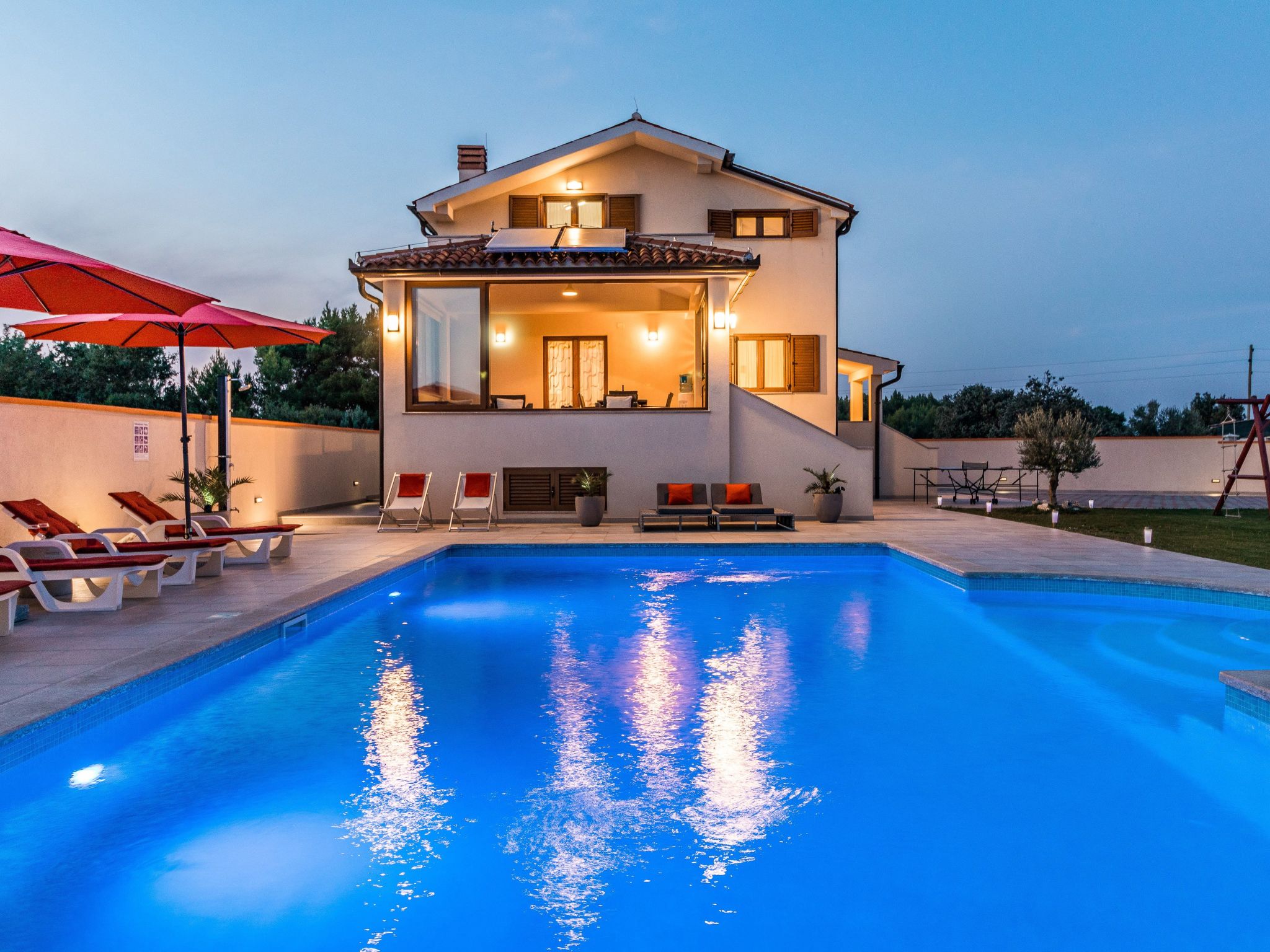 Nettes Ferienhaus in Pomer mit Privatem Pool-Drinnen