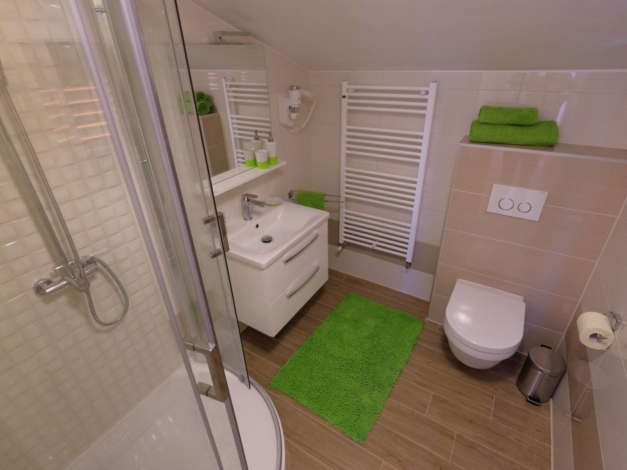 Nettes Ferienhaus in Pomer mit Privatem Pool-Drinnen