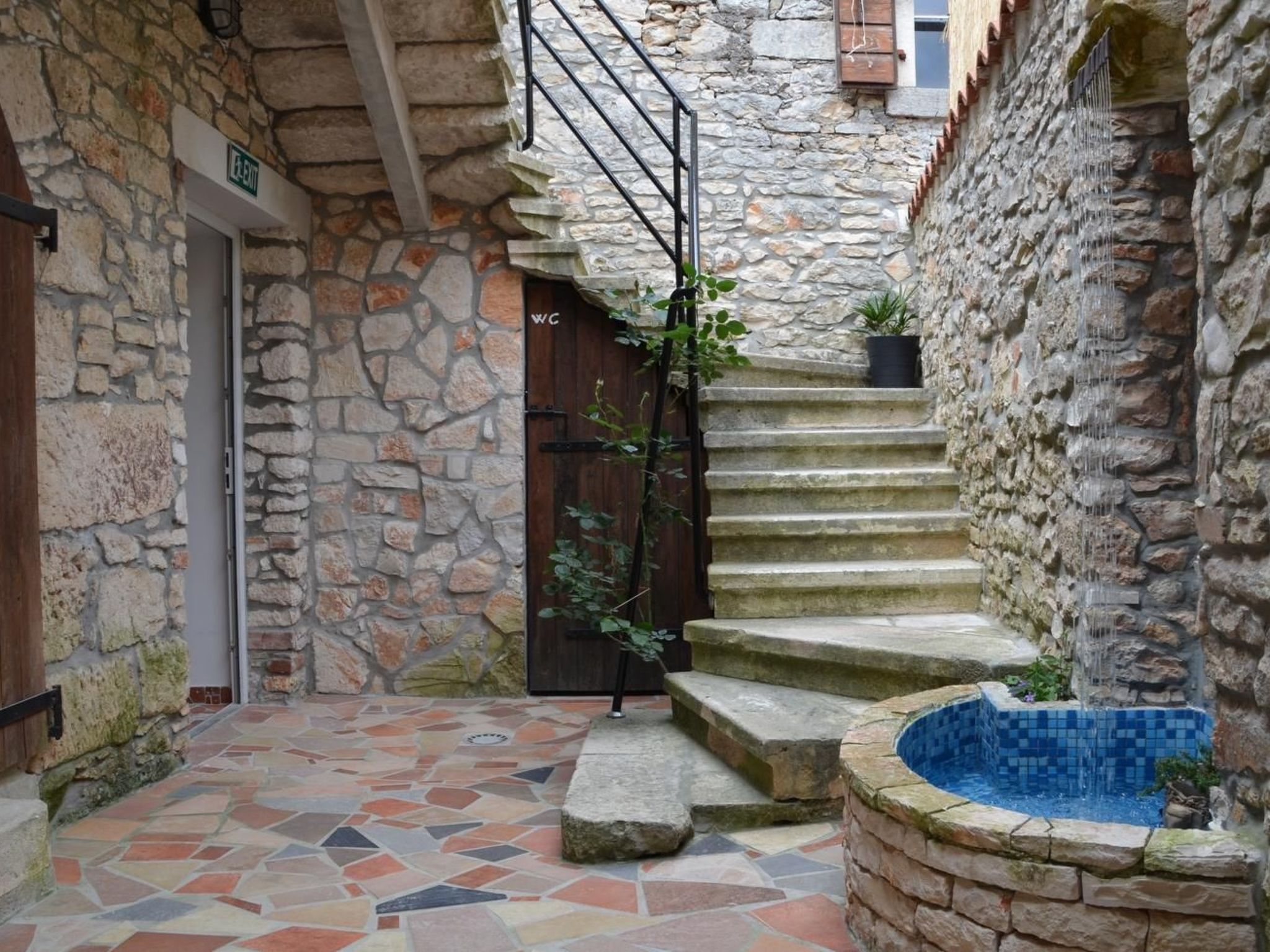 'Filira Medulin' mit Blick auf das Wasser