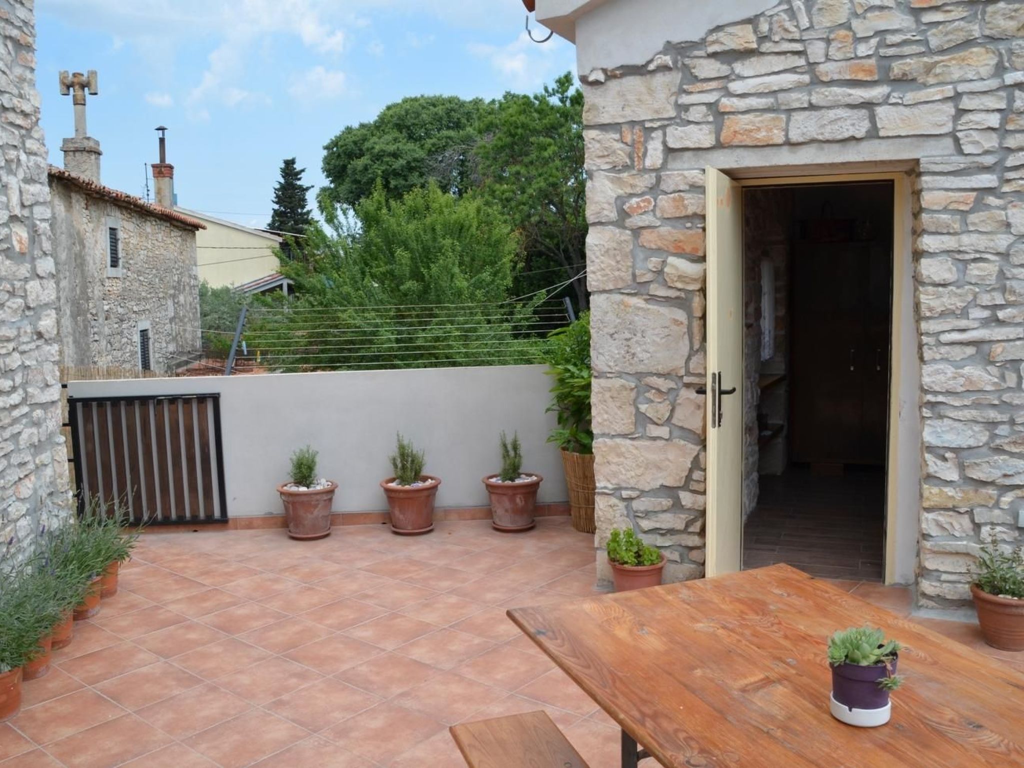 'Filira Medulin' mit Blick auf das Wasser-Image-tags.info