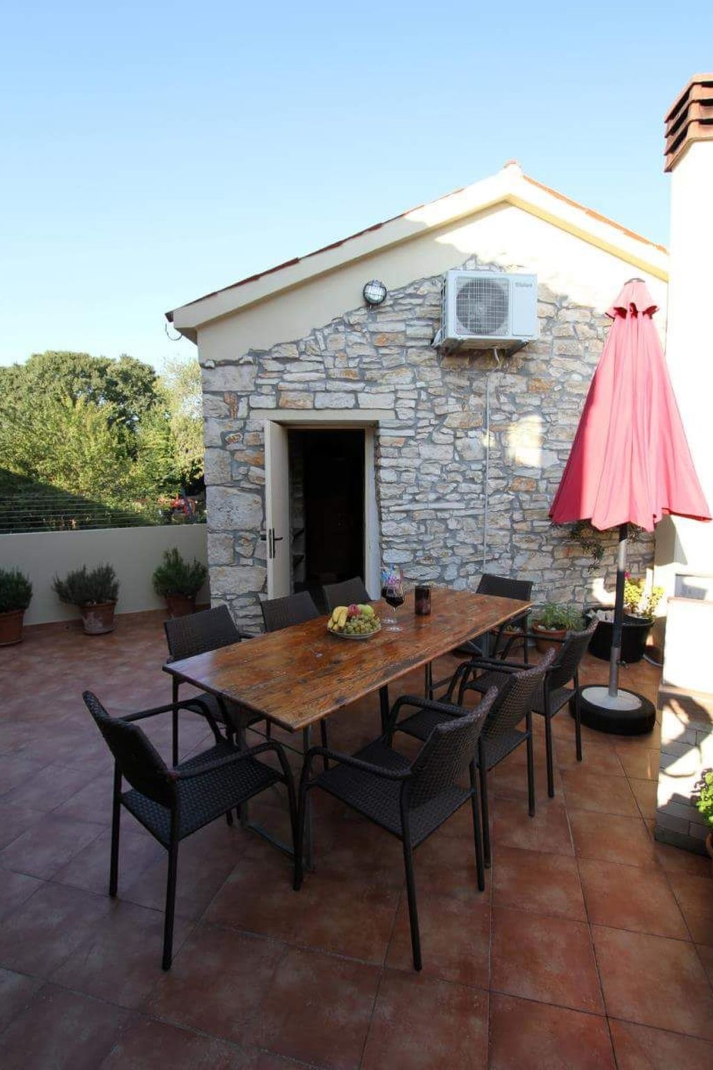 'Filira Medulin' mit Blick auf das Wasser-Image-tags.info