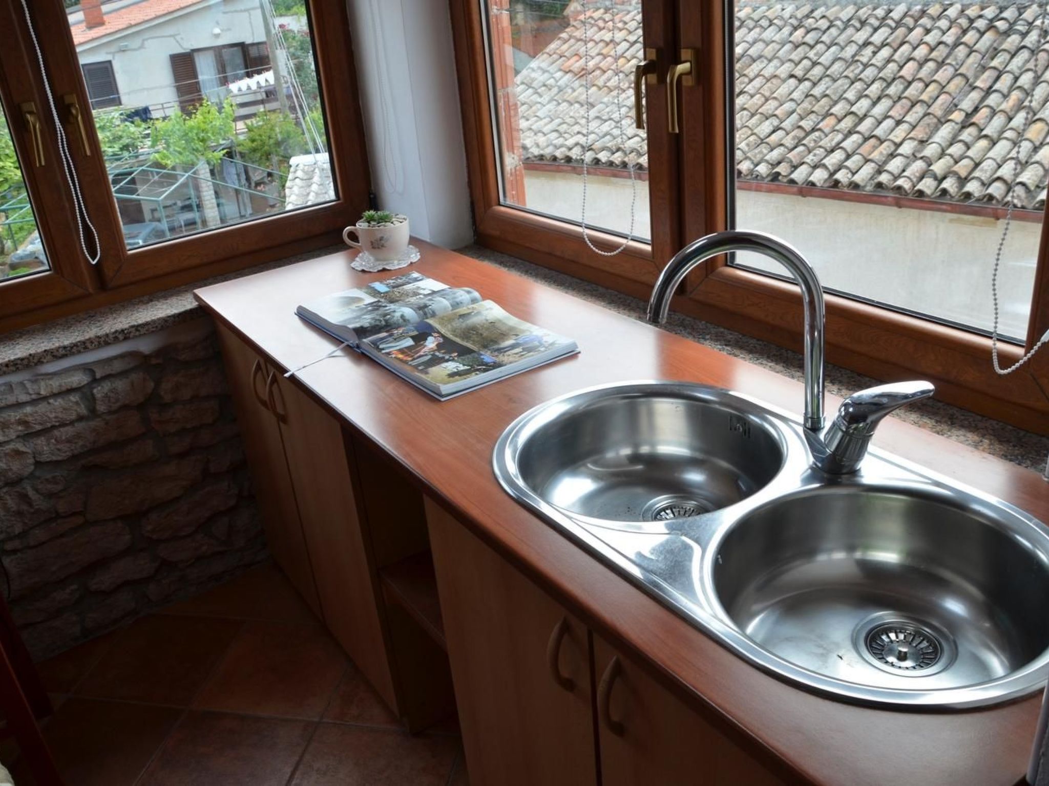 'Filira Medulin' mit Blick auf das Wasser-Image-tags.info