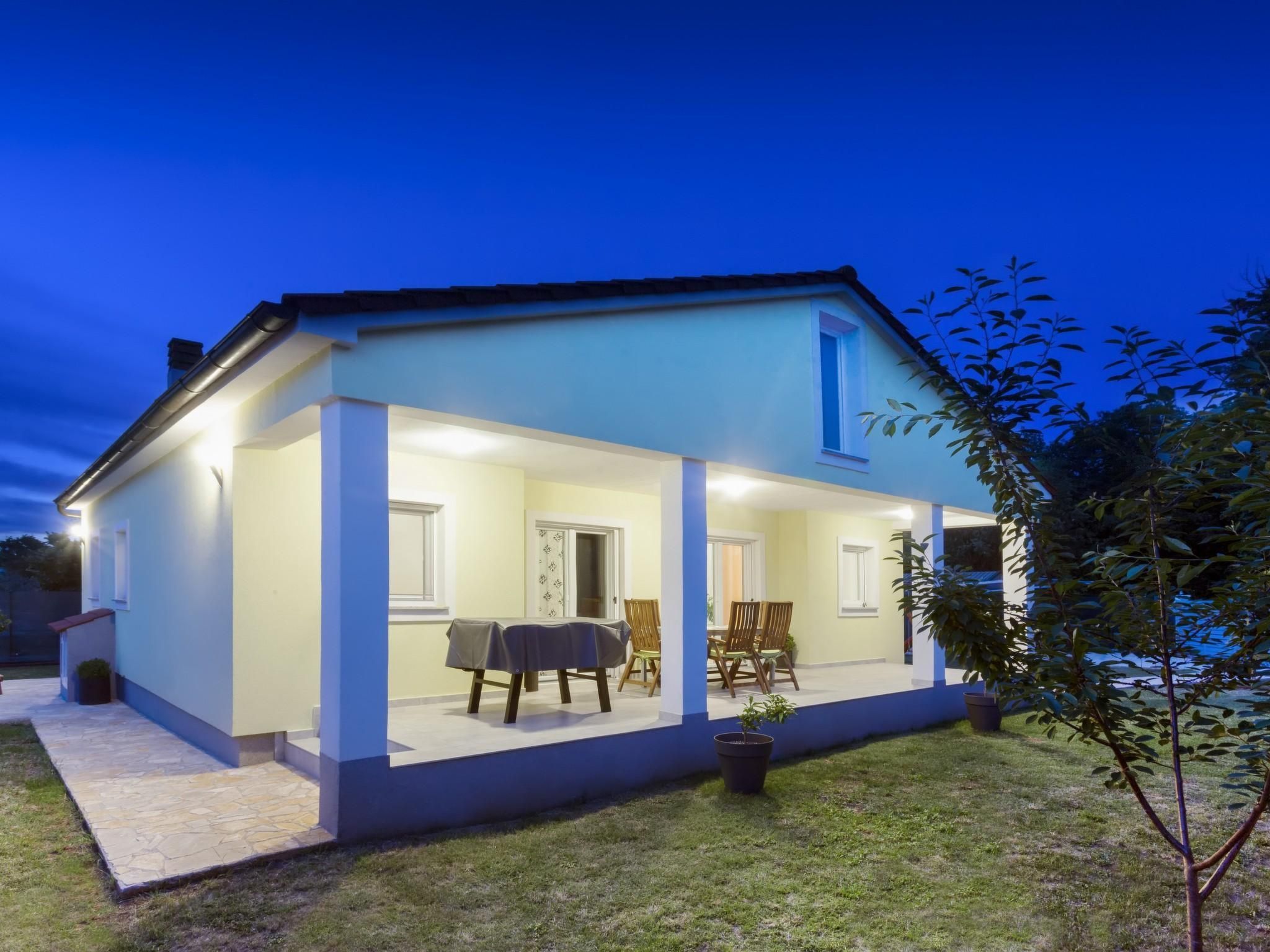 In Vintijan mit Großem Whirlpool-Outside