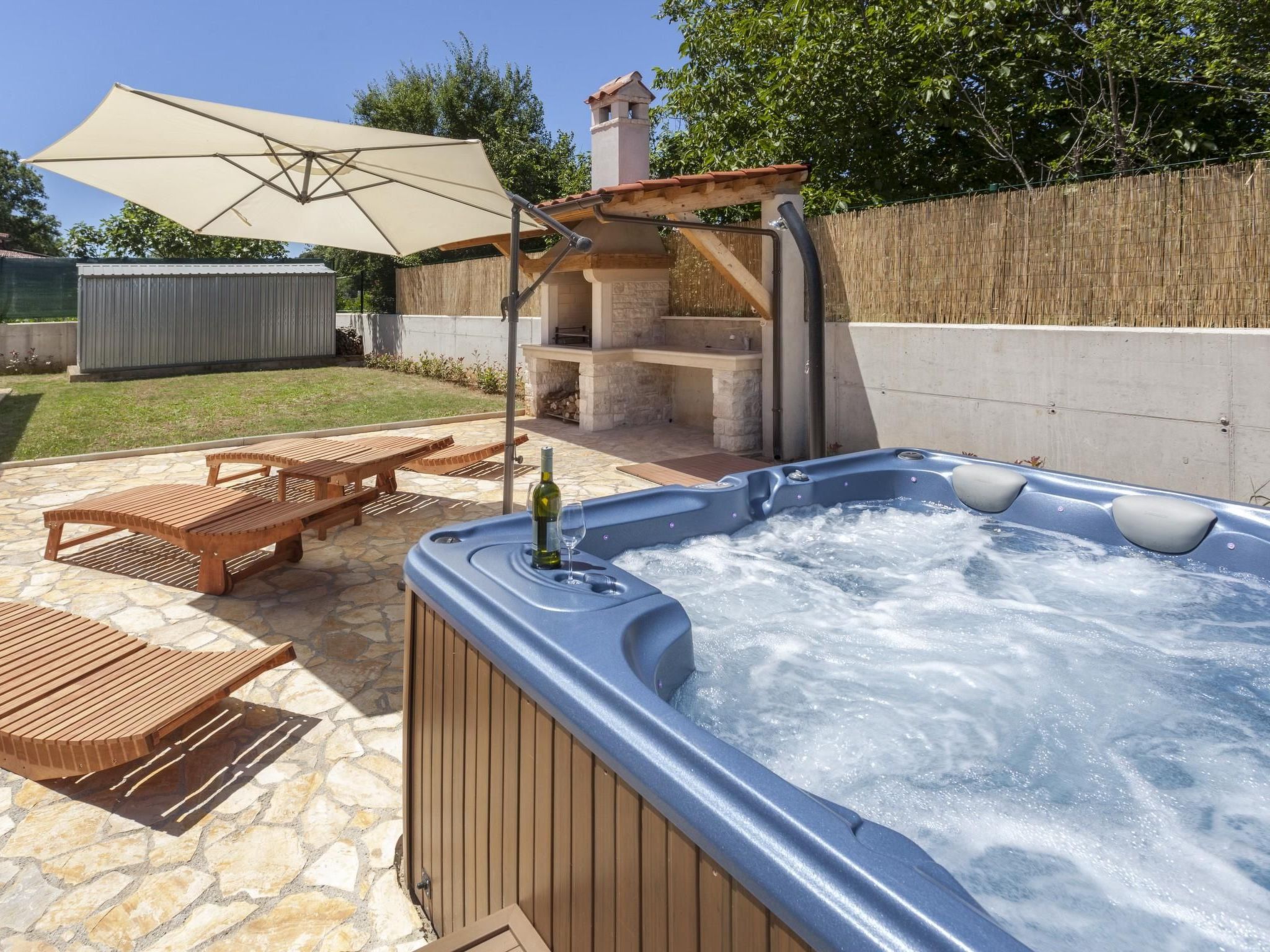 Photo of in Vintijan mit Großem Whirlpool