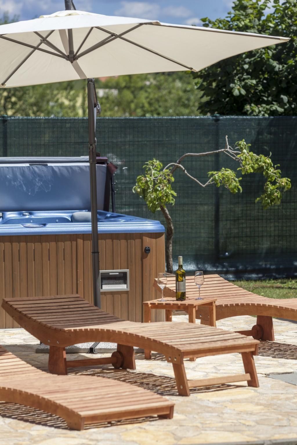 Photo of in Vintijan mit Großem Whirlpool