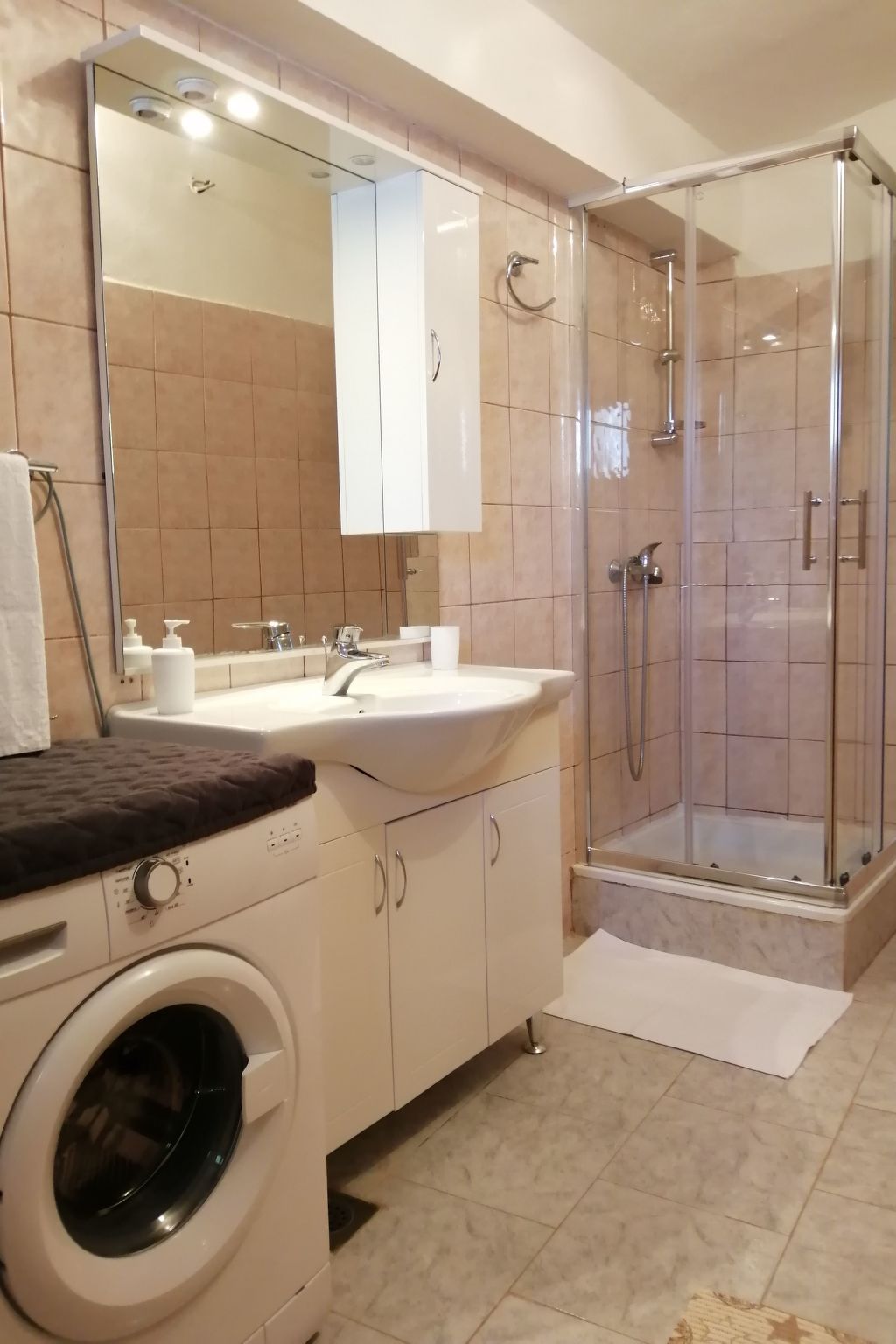 Studio-Apartment mit Meerblick in der Nähe des Strandes-Inside