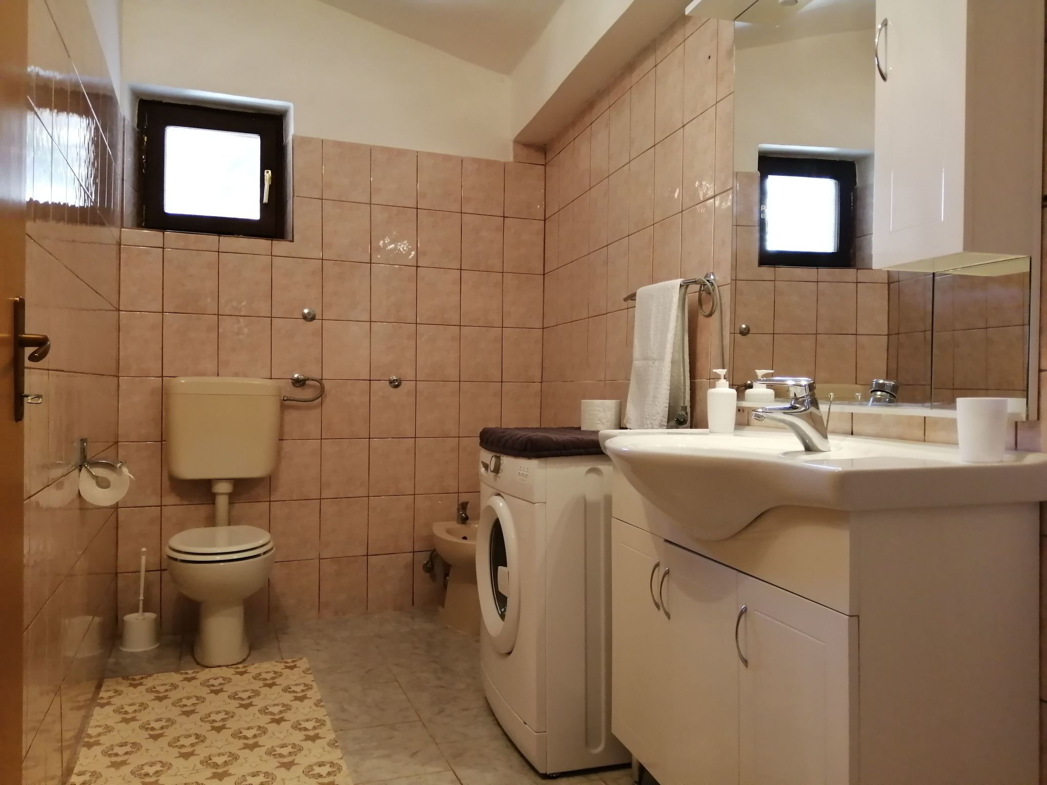 Studio-Apartment mit Meerblick in der Nähe des Strandes-Inside