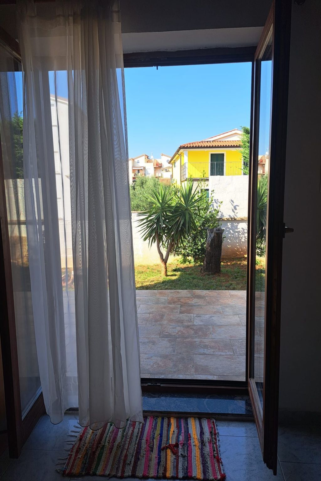 Studio-Apartment mit Meerblick in der Nähe des Strandes-Inside