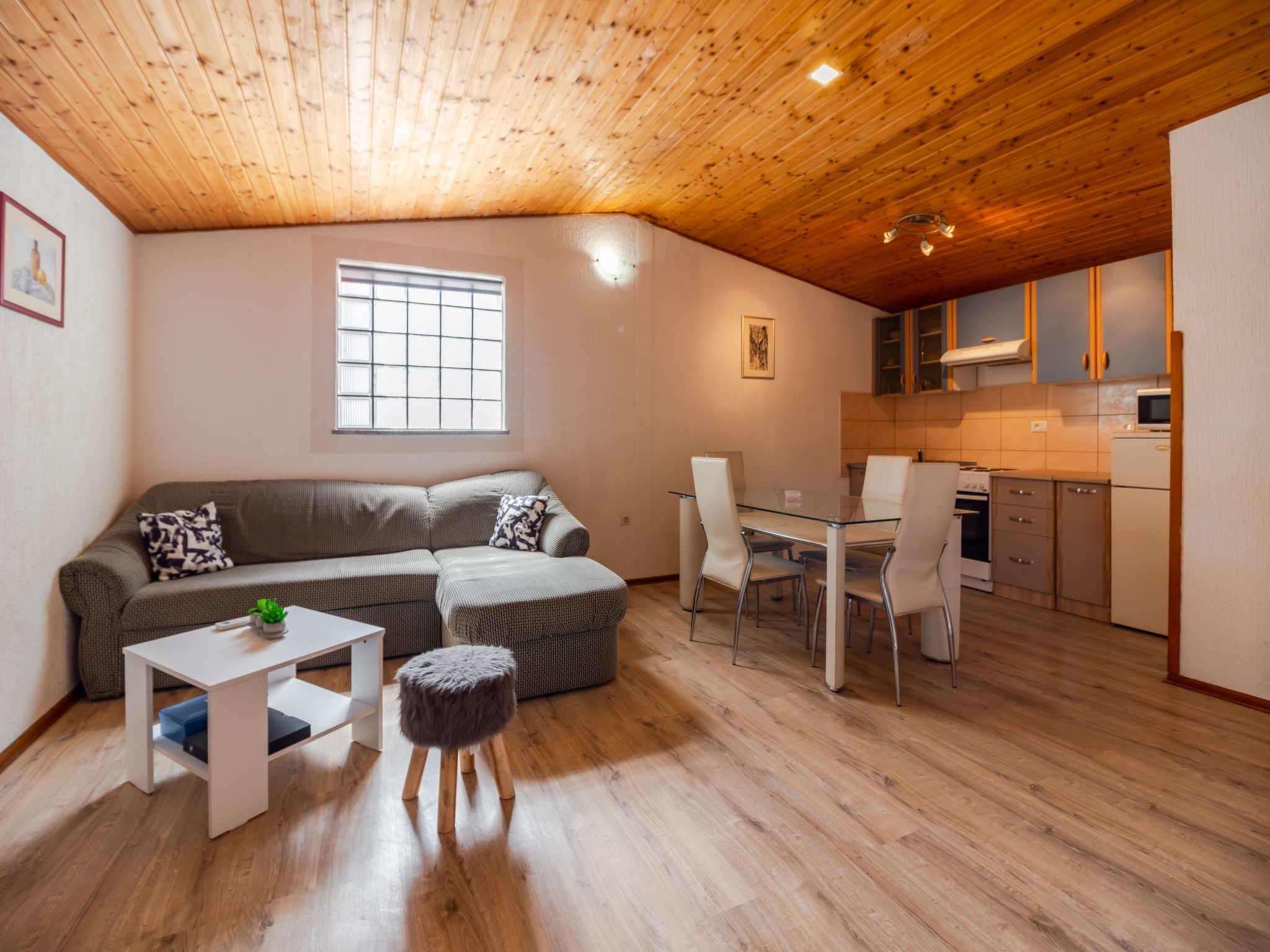 Apartment "Arijana2" mit privater Terrasse-Binnen