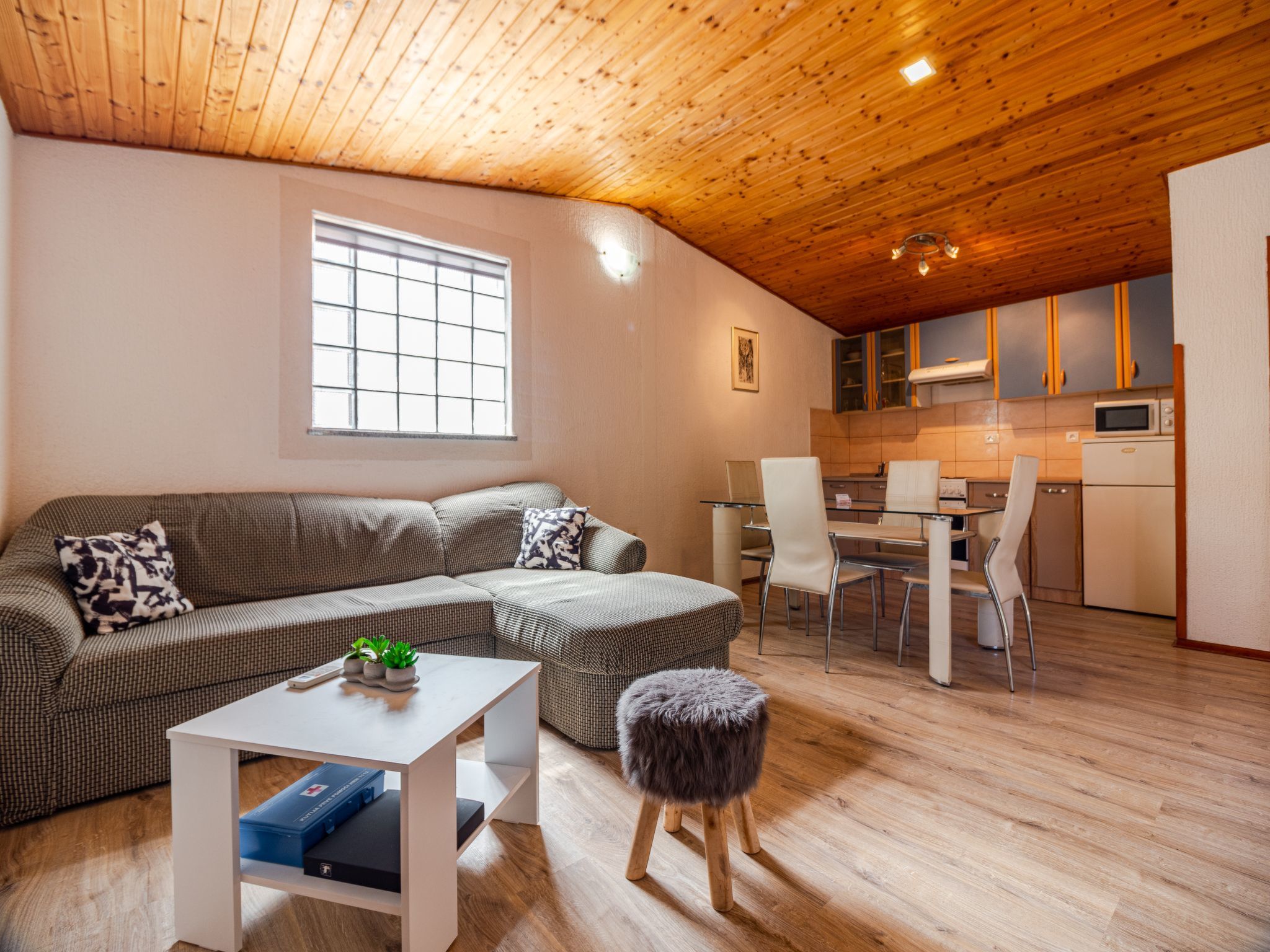 Apartment "Arijana2" mit privater Terrasse-Binnen