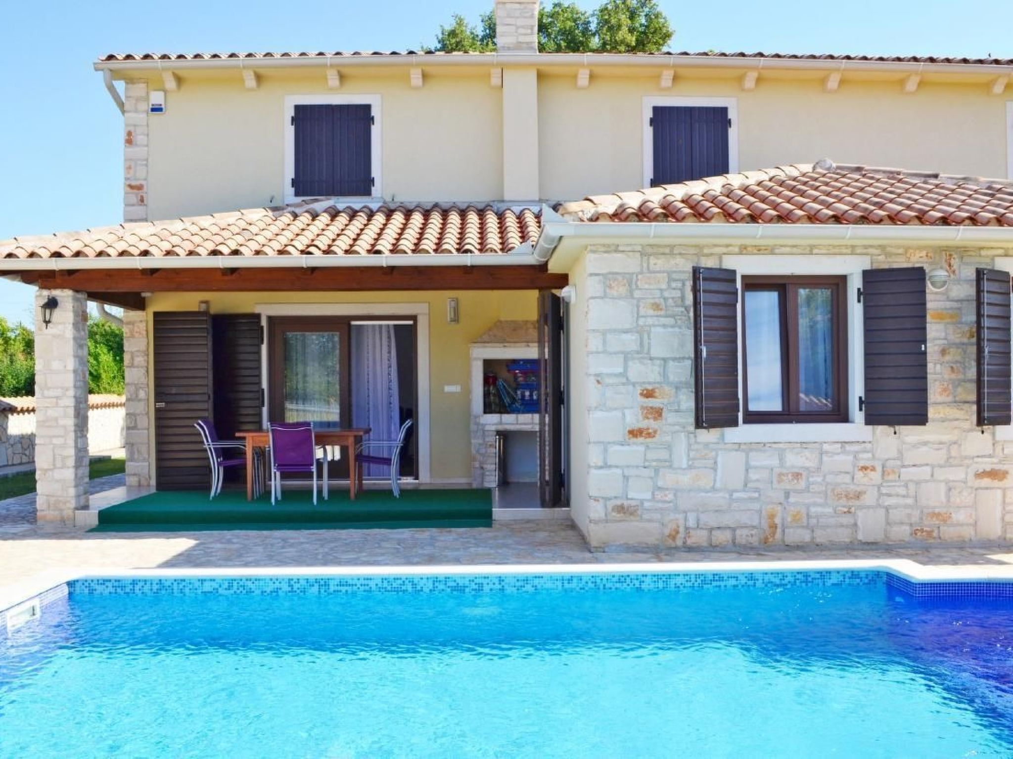 Gemütliches Ferienhaus in Medulin mit Großer Terrasse Accommodation in Medulin