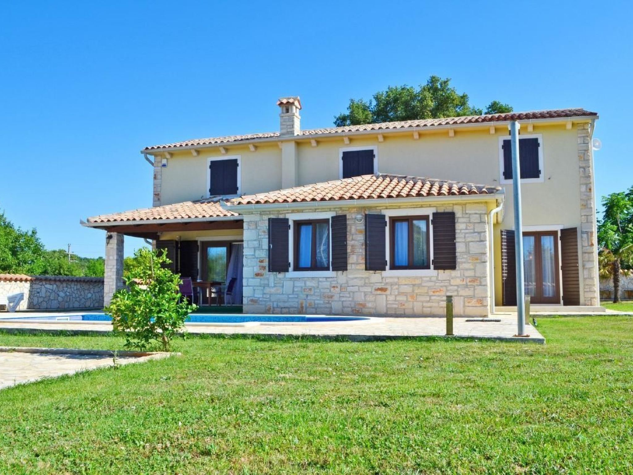 Gemütliches Ferienhaus in Medulin mit Großer Terrasse